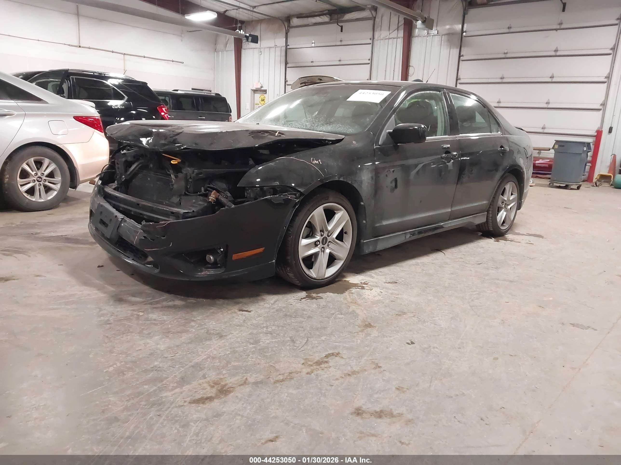 FORD FUSION image 2