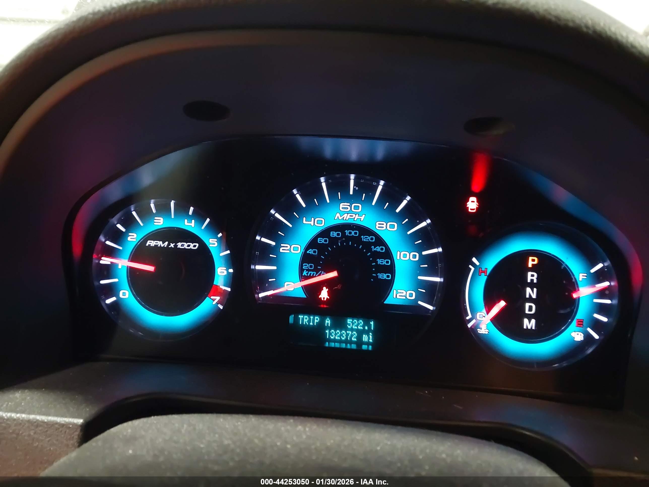 FORD FUSION image 7