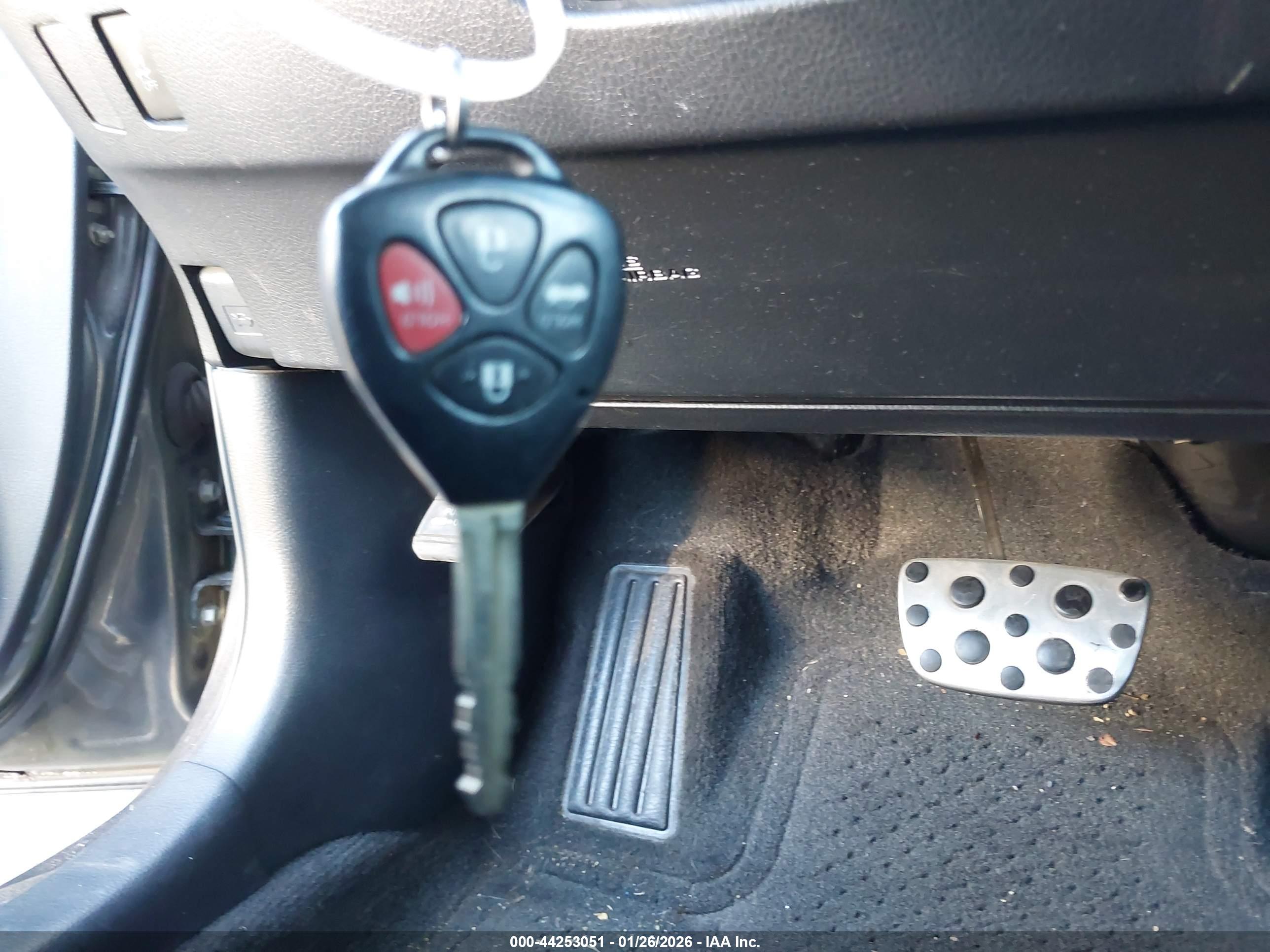 TOYOTA CAMRY image 11