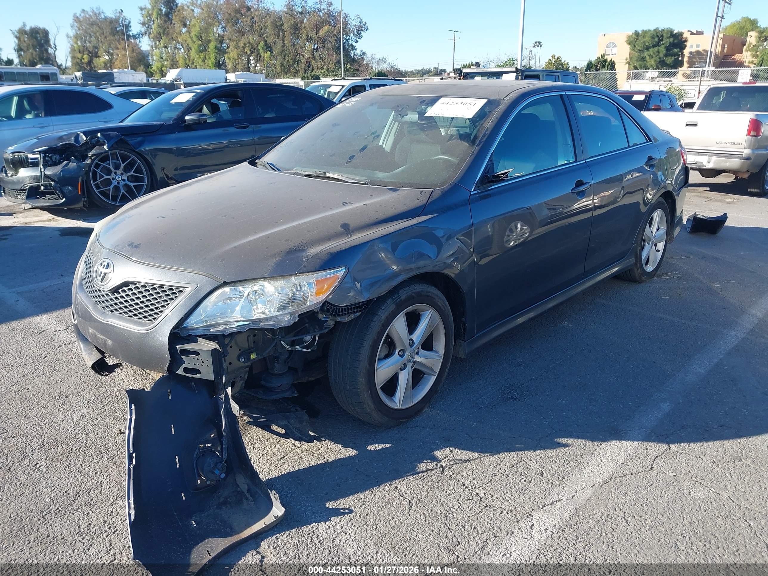 TOYOTA CAMRY image 2