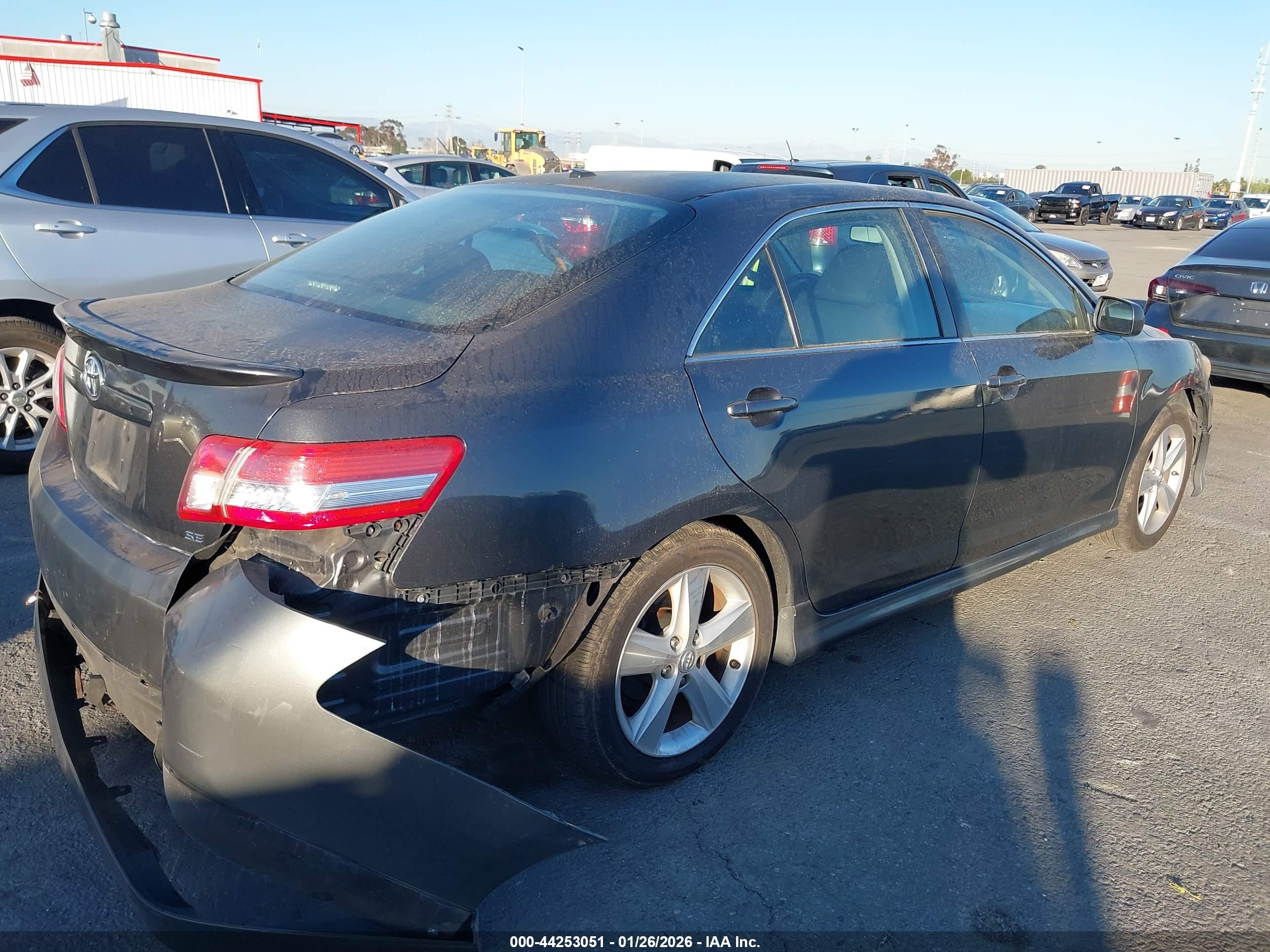 TOYOTA CAMRY image 4