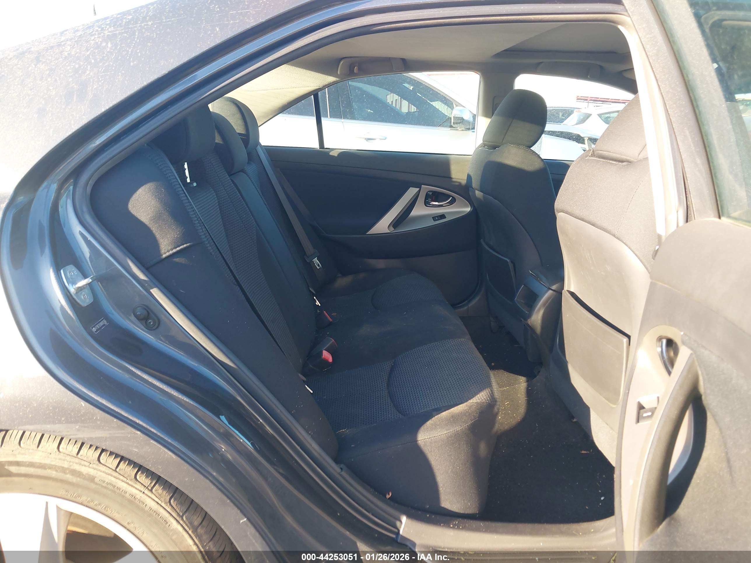TOYOTA CAMRY image 8