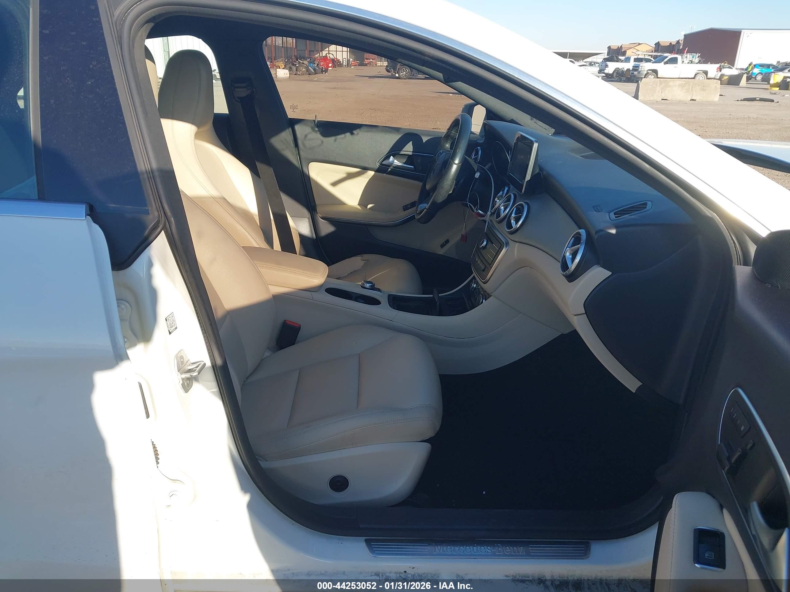 MERCEDES-BENZ CLA image 5