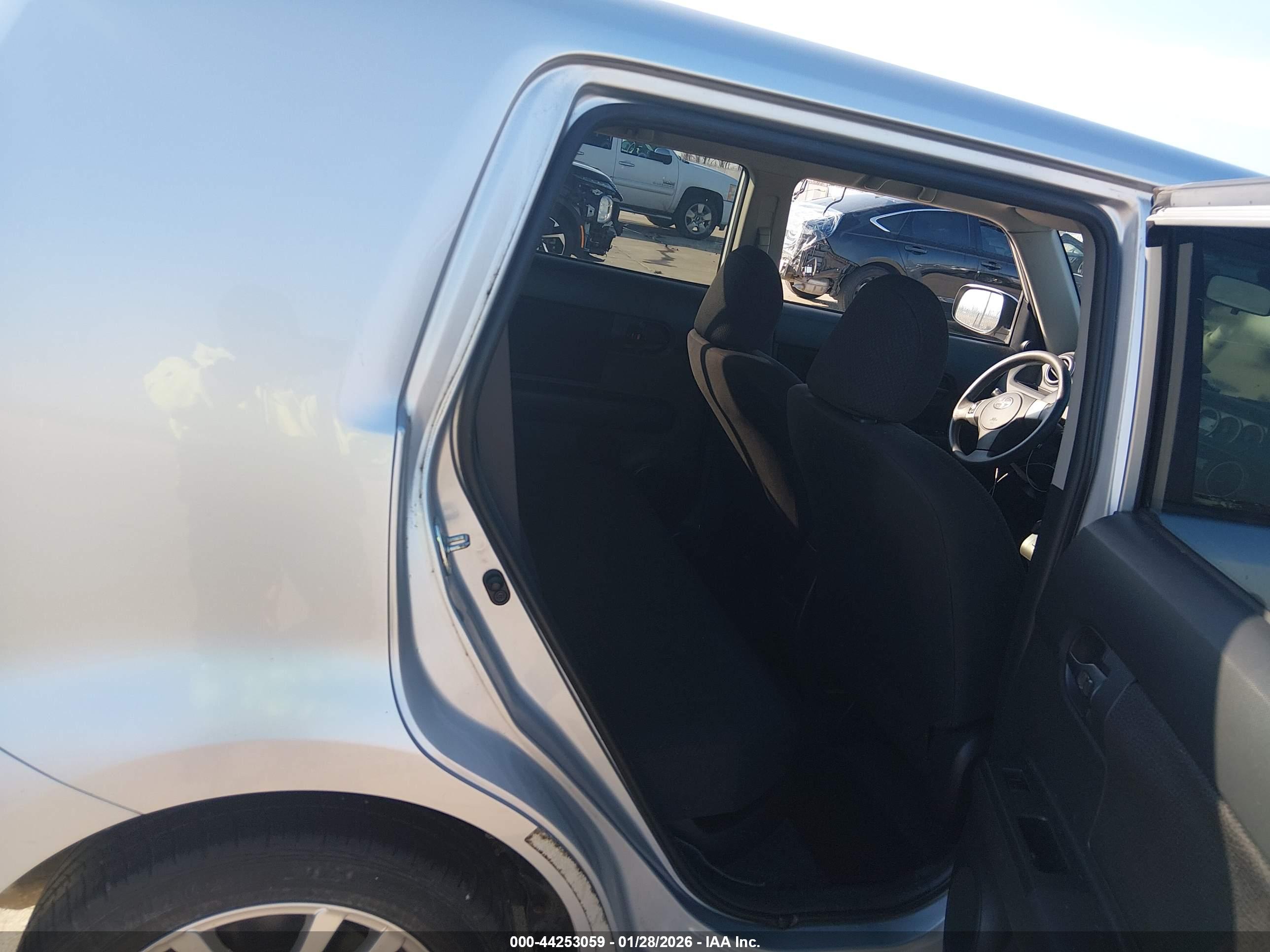 SCION XB image 8