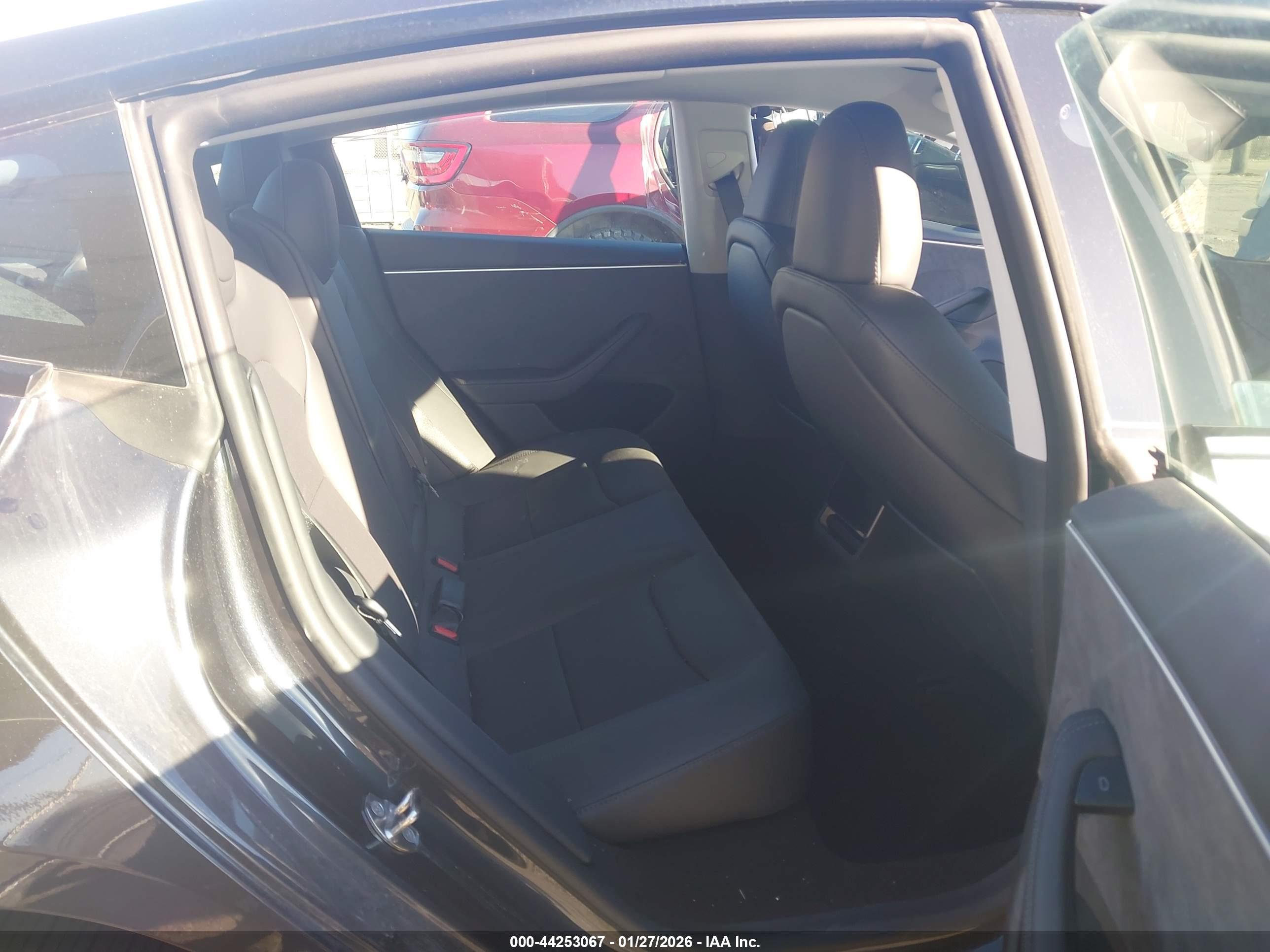 TESLA MODEL image 8