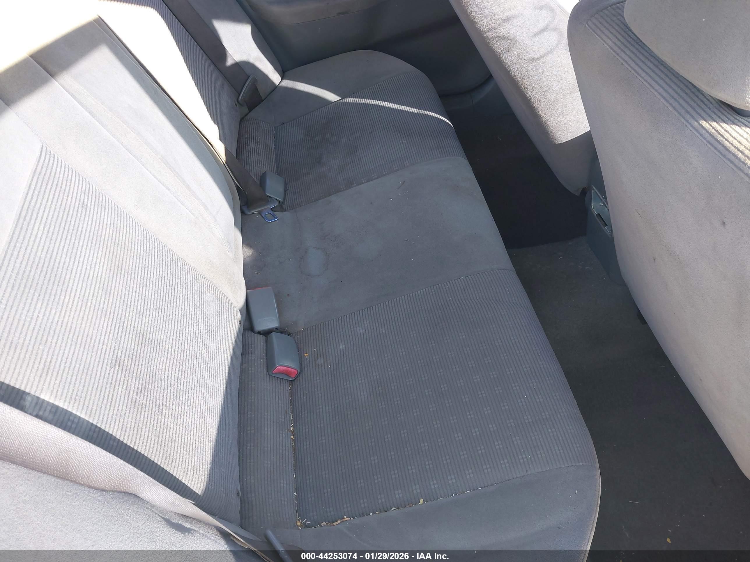MITSUBISHI LANCER image 8
