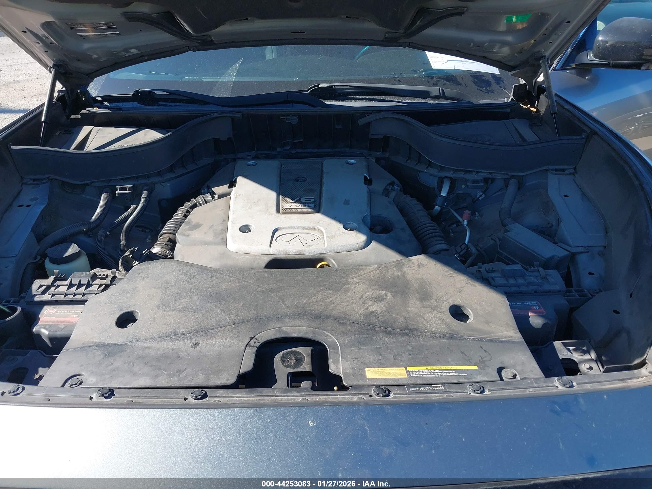 INFINITI QX70 image 10
