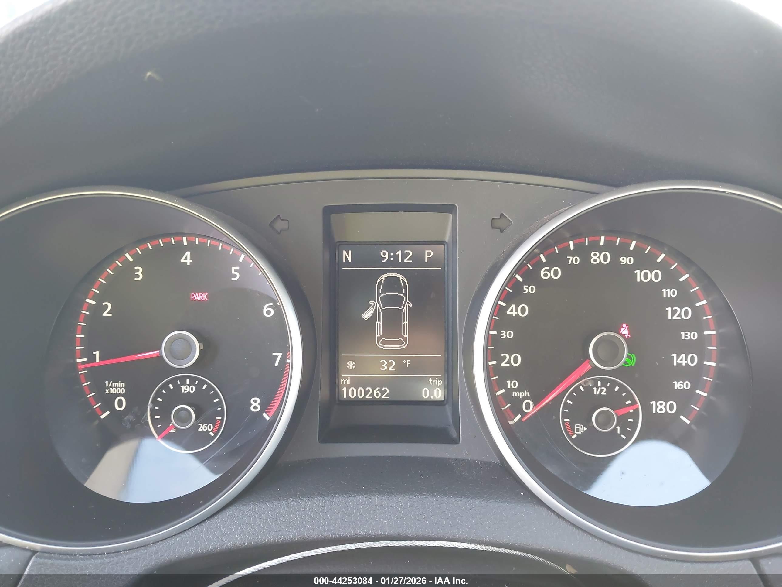 VOLKSWAGEN GTI image 7