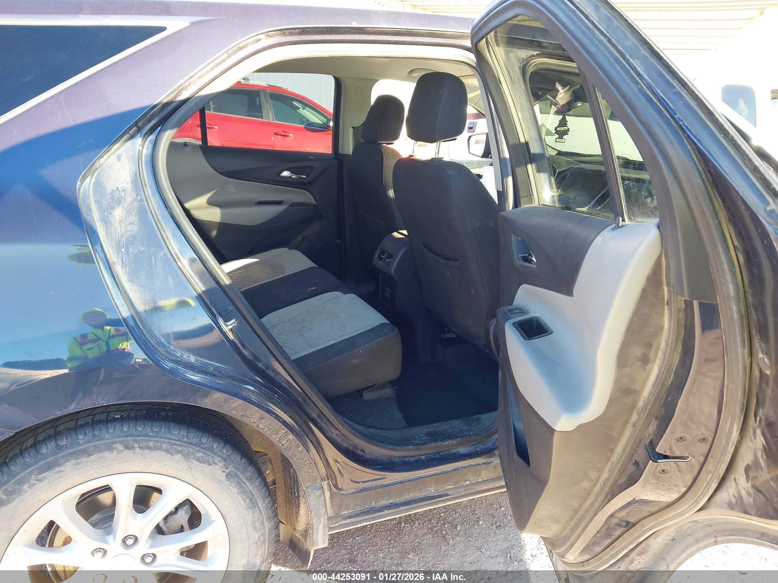 CHEVROLET EQUINOX image 8