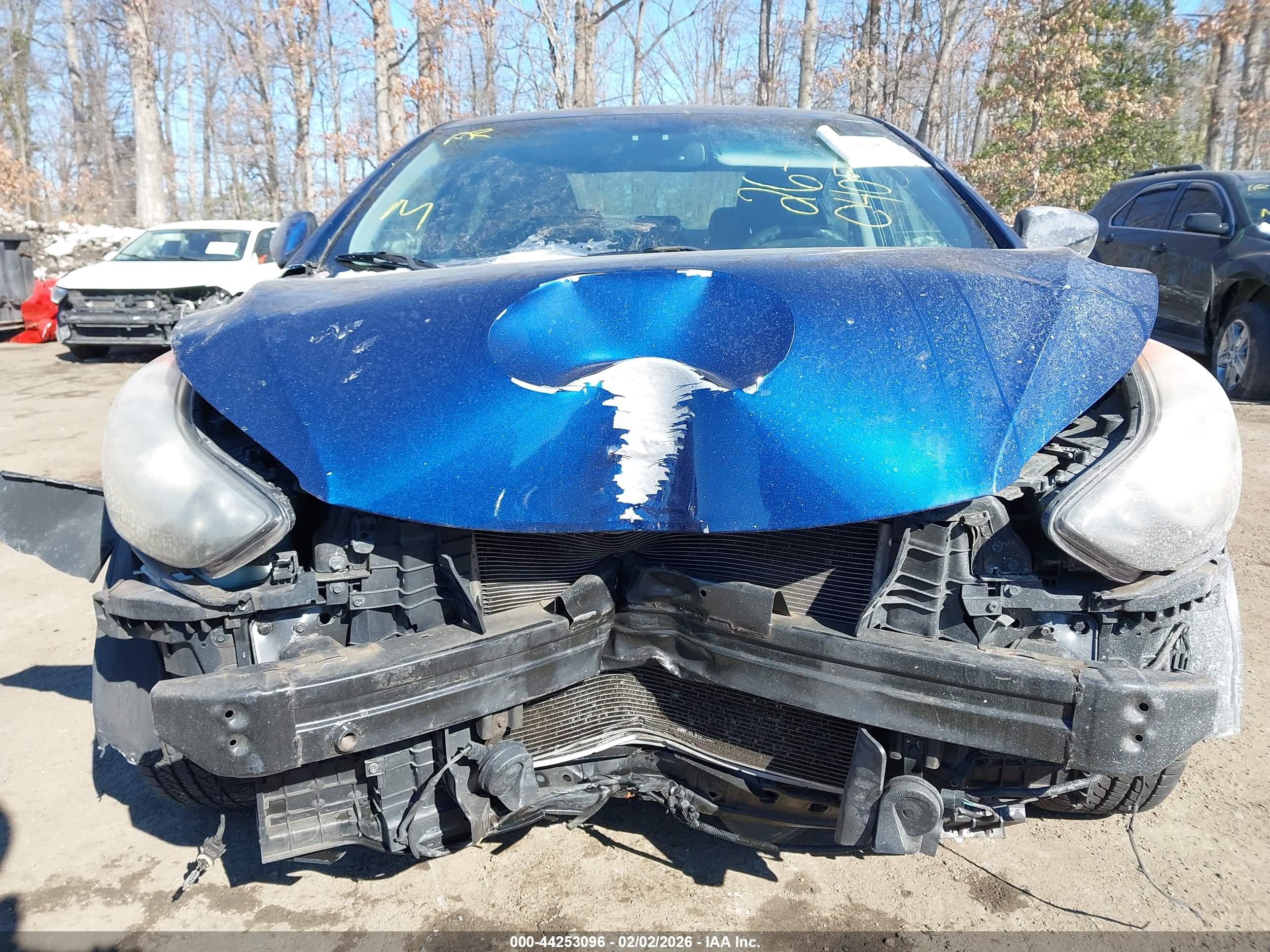 HYUNDAI ELANTRA image 6
