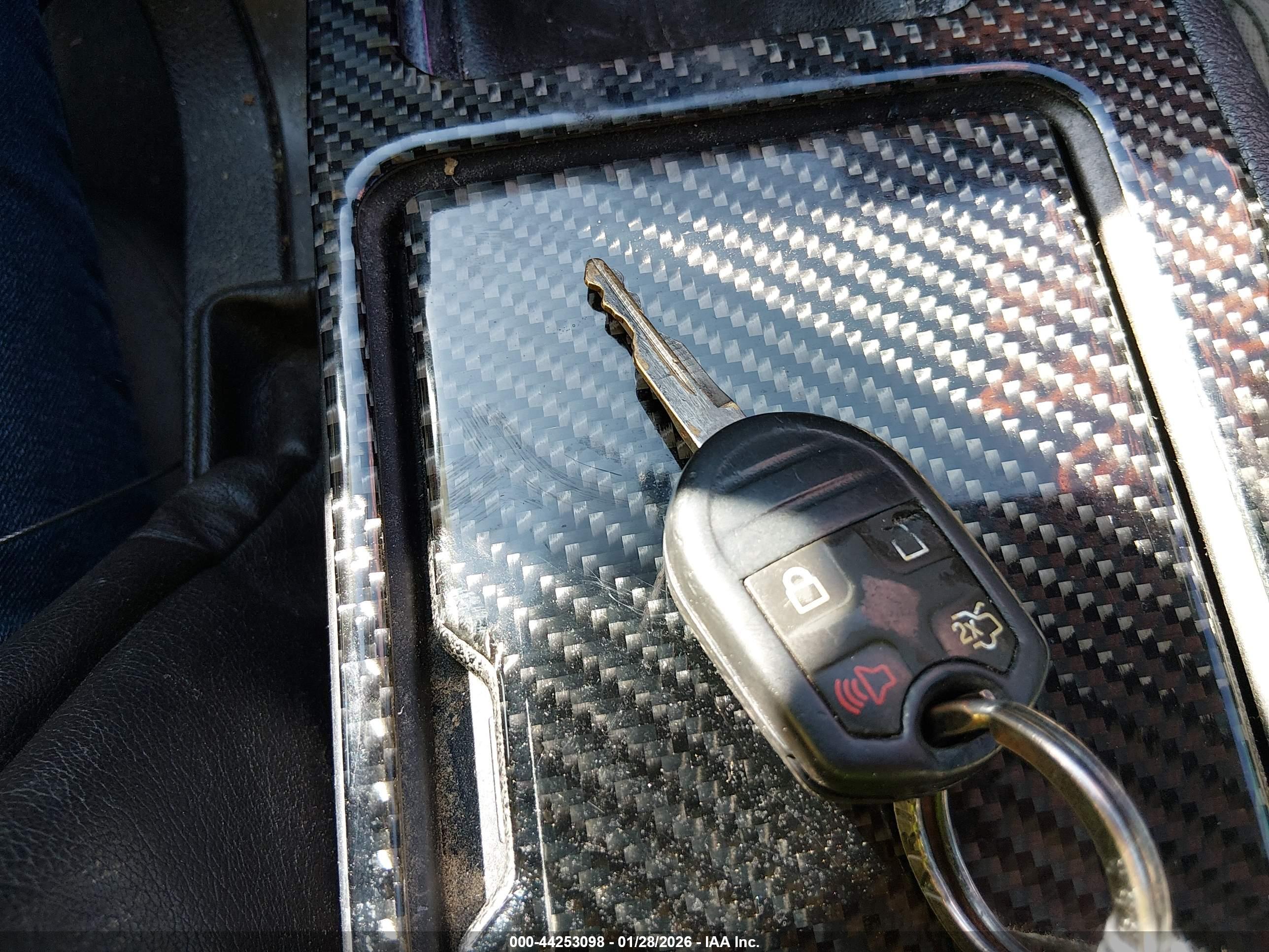 FORD MUSTANG image 11