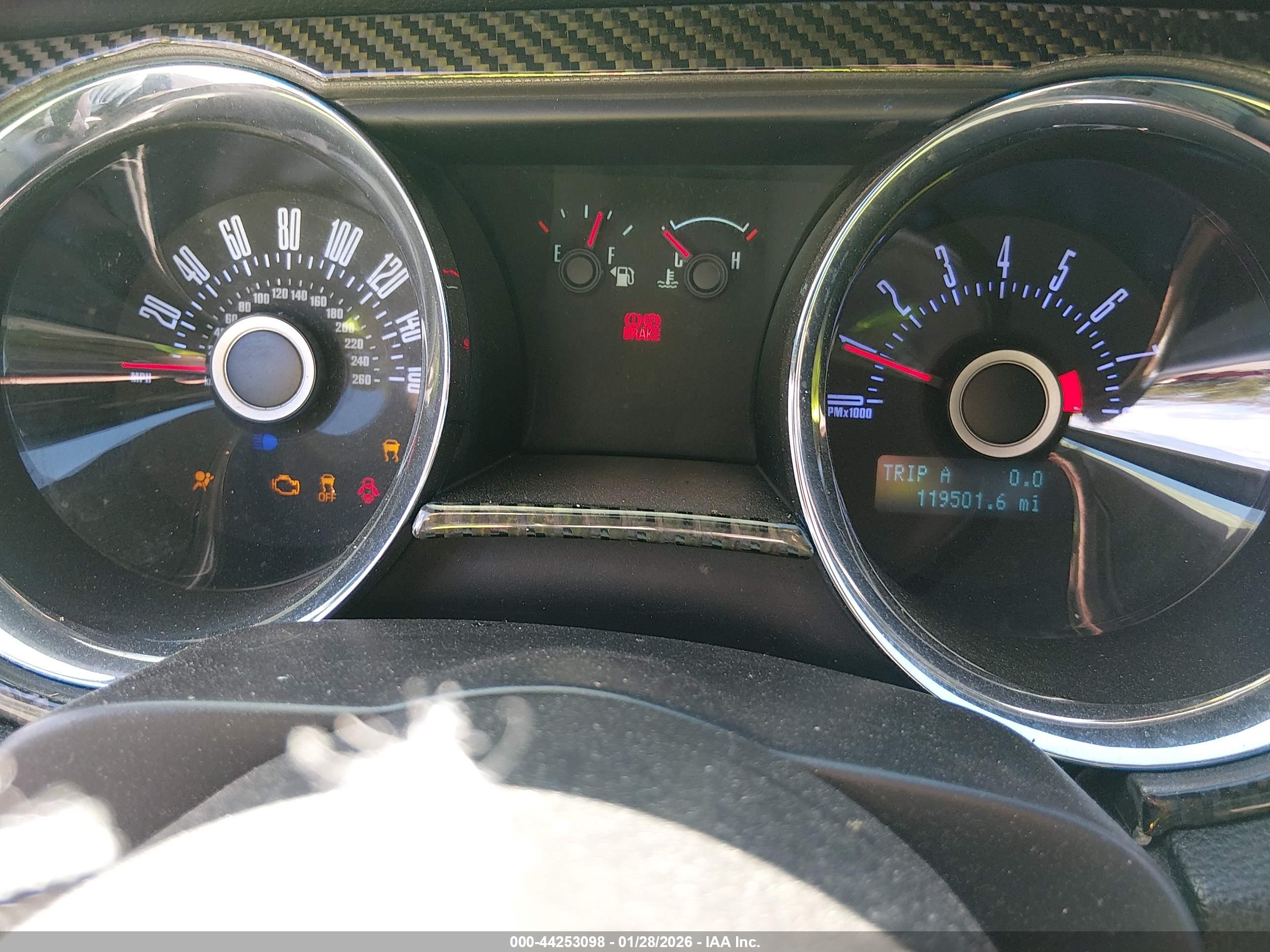 FORD MUSTANG image 7