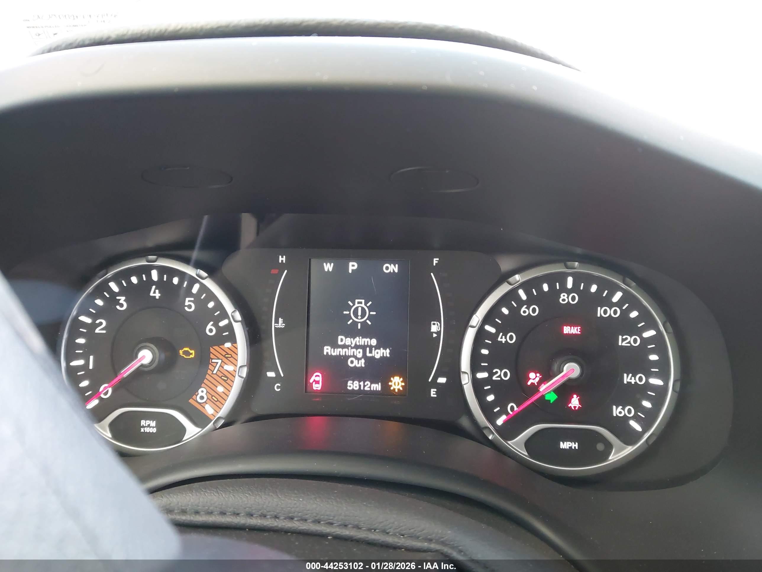 JEEP RENEGADE image 7