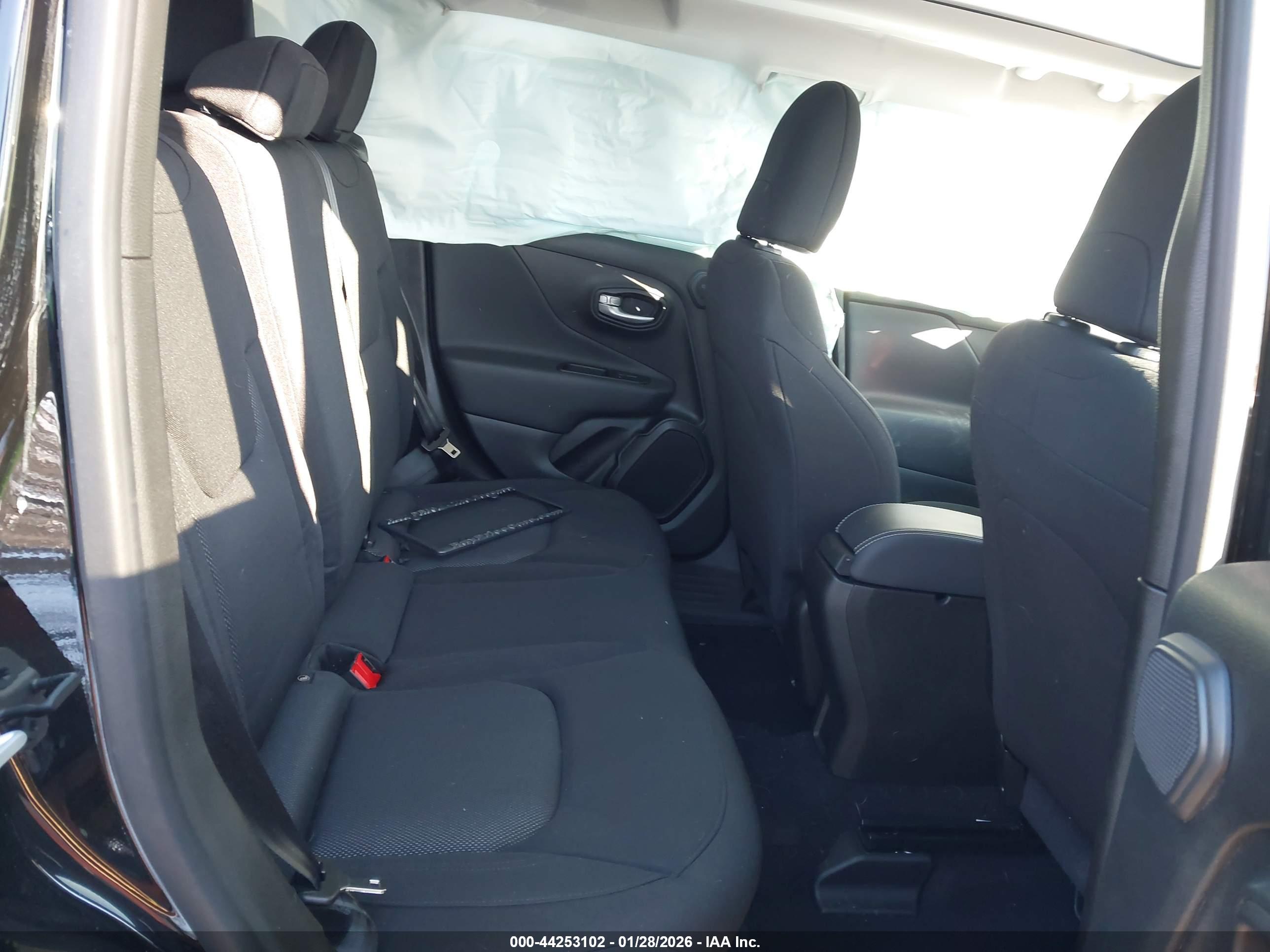 JEEP RENEGADE image 8