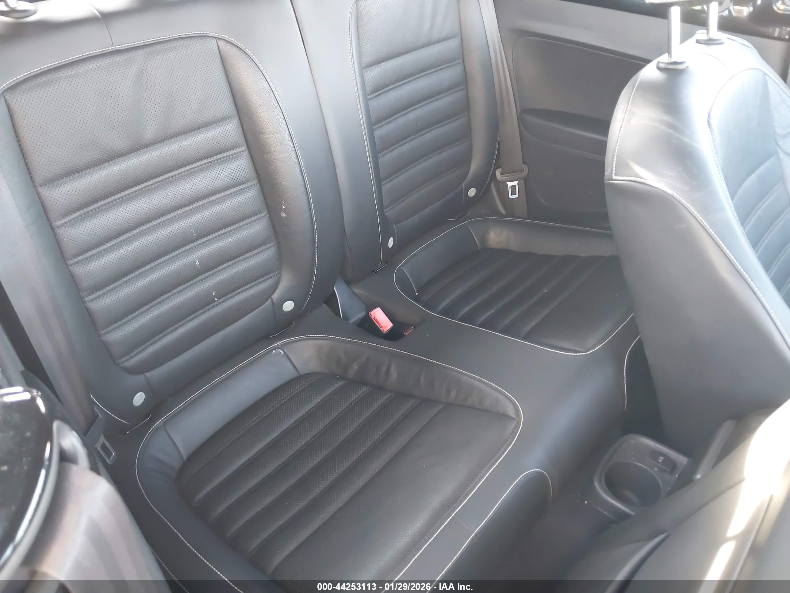 VOLKSWAGEN BEETLE image 8