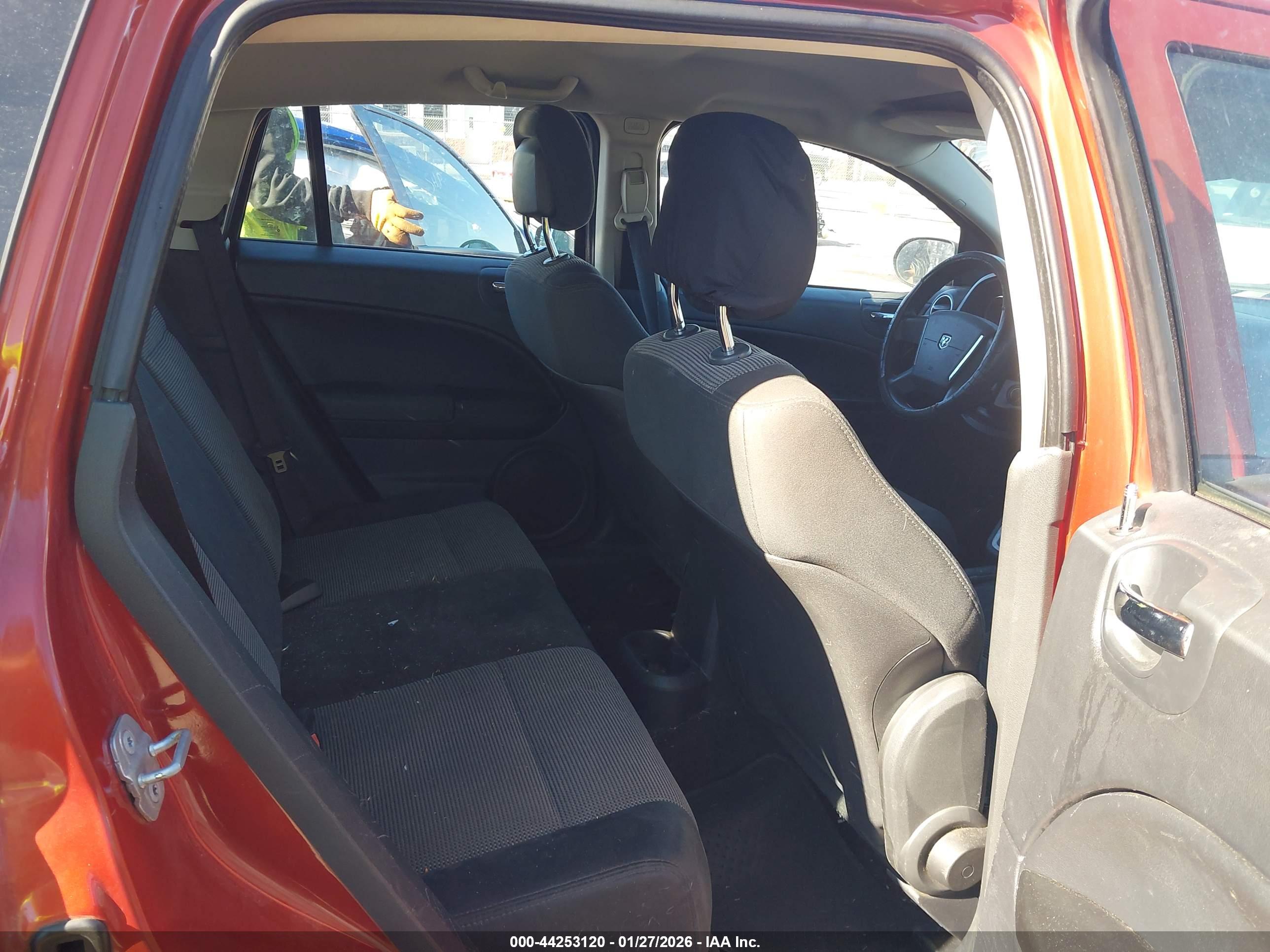 DODGE CALIBER image 8