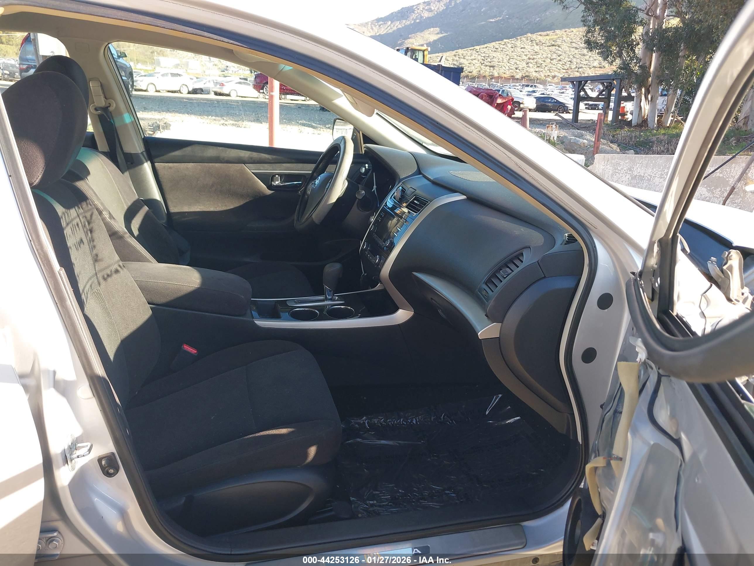 NISSAN ALTIMA image 5