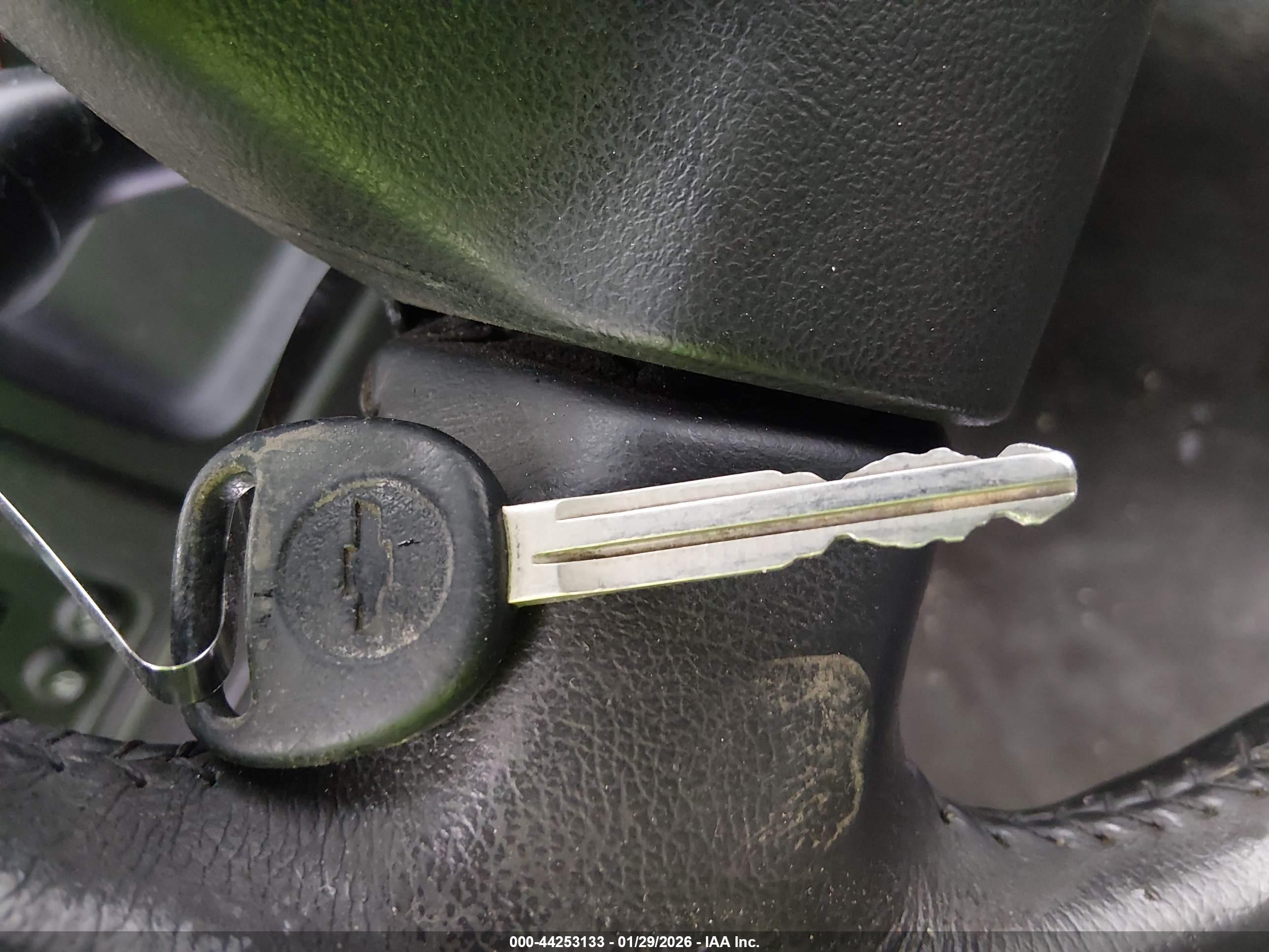 CHEVROLET COLORADO image 11