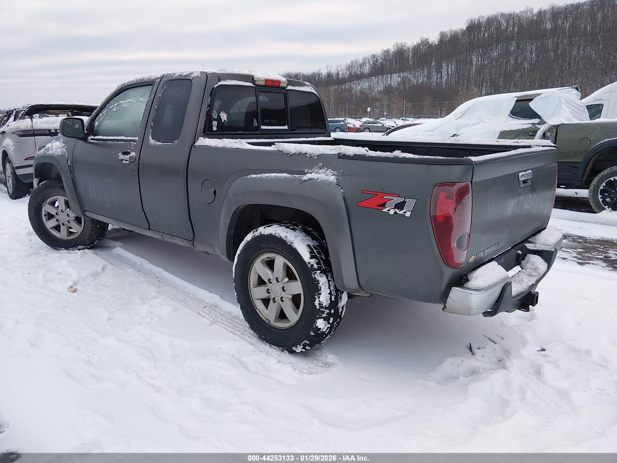 CHEVROLET COLORADO image 3