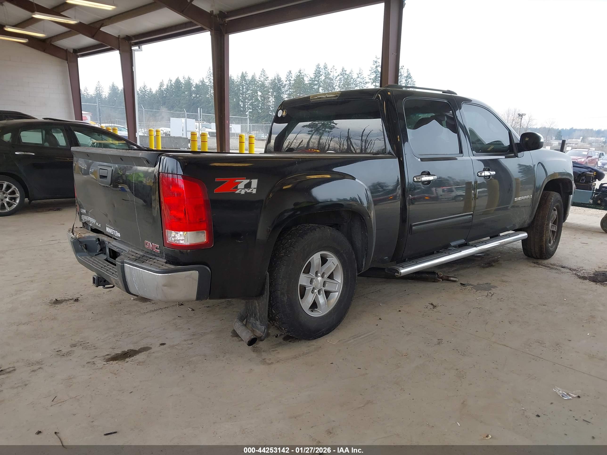 GMC SIERRA image 4
