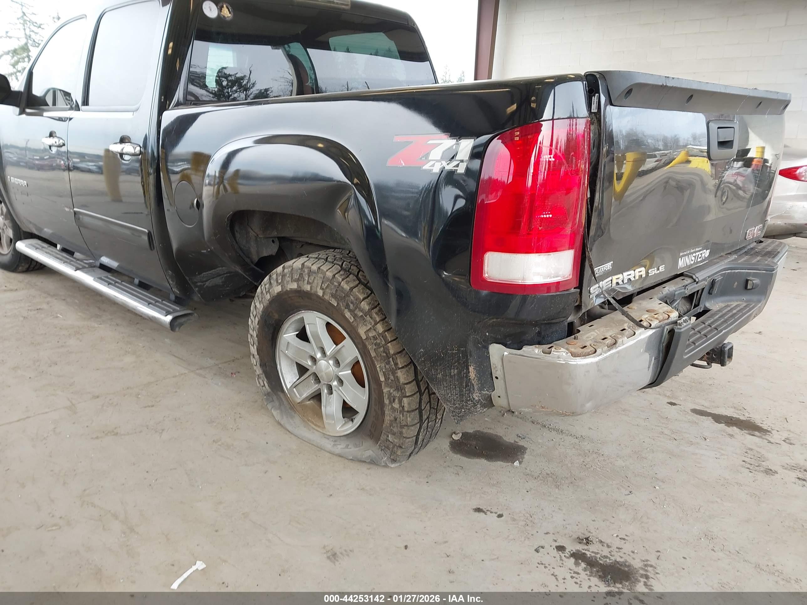 GMC SIERRA image 6