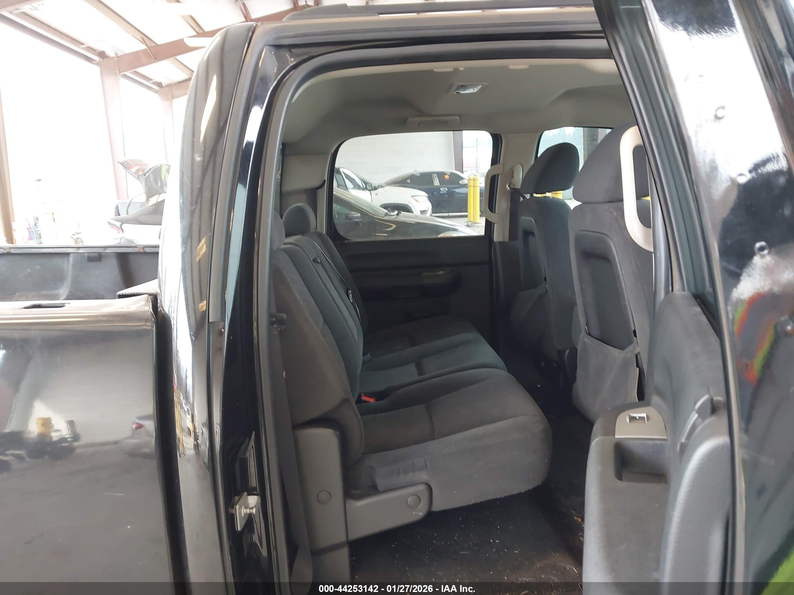 GMC SIERRA image 8