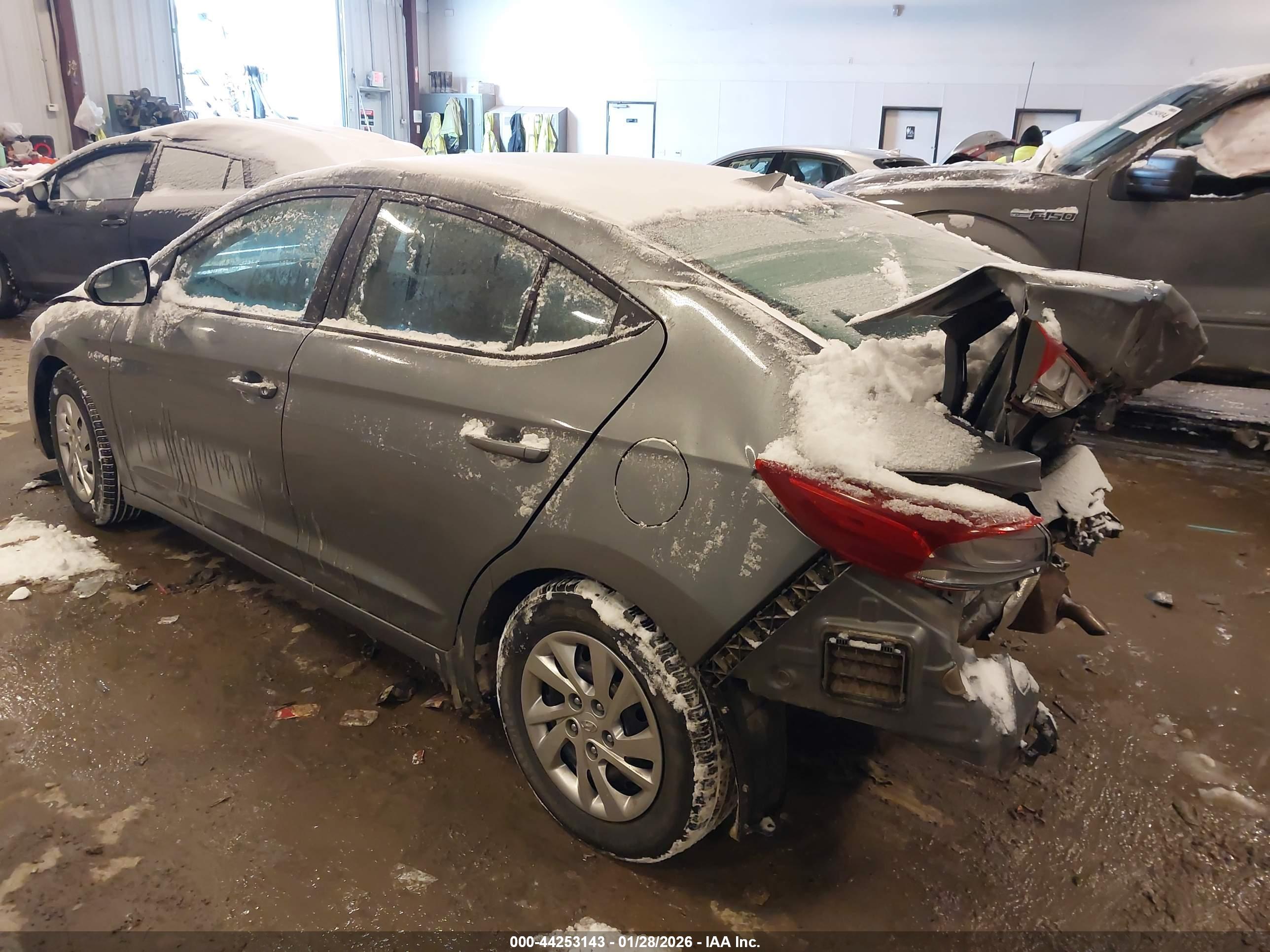 HYUNDAI ELANTRA image 3