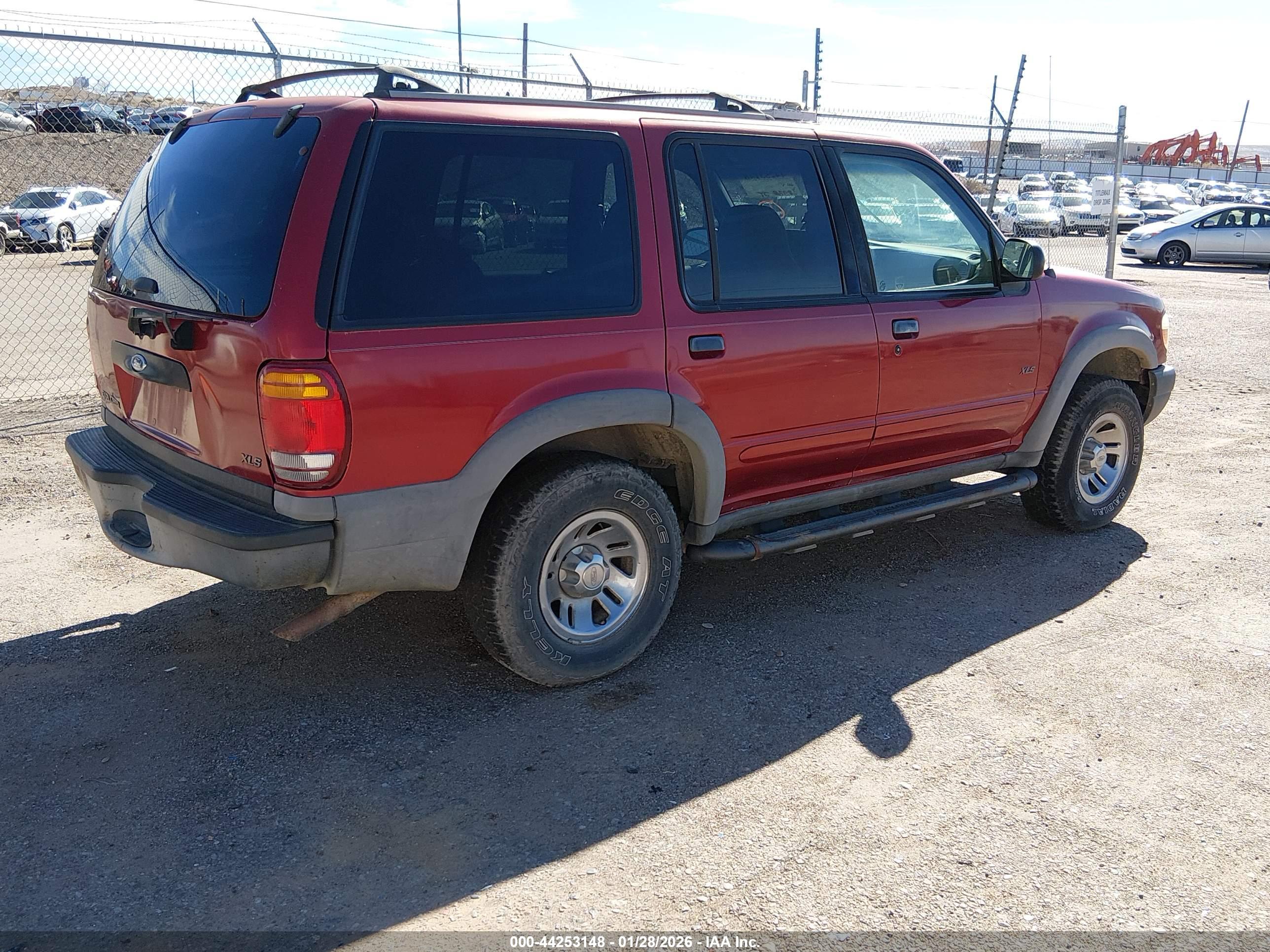 FORD EXPLORER image 4