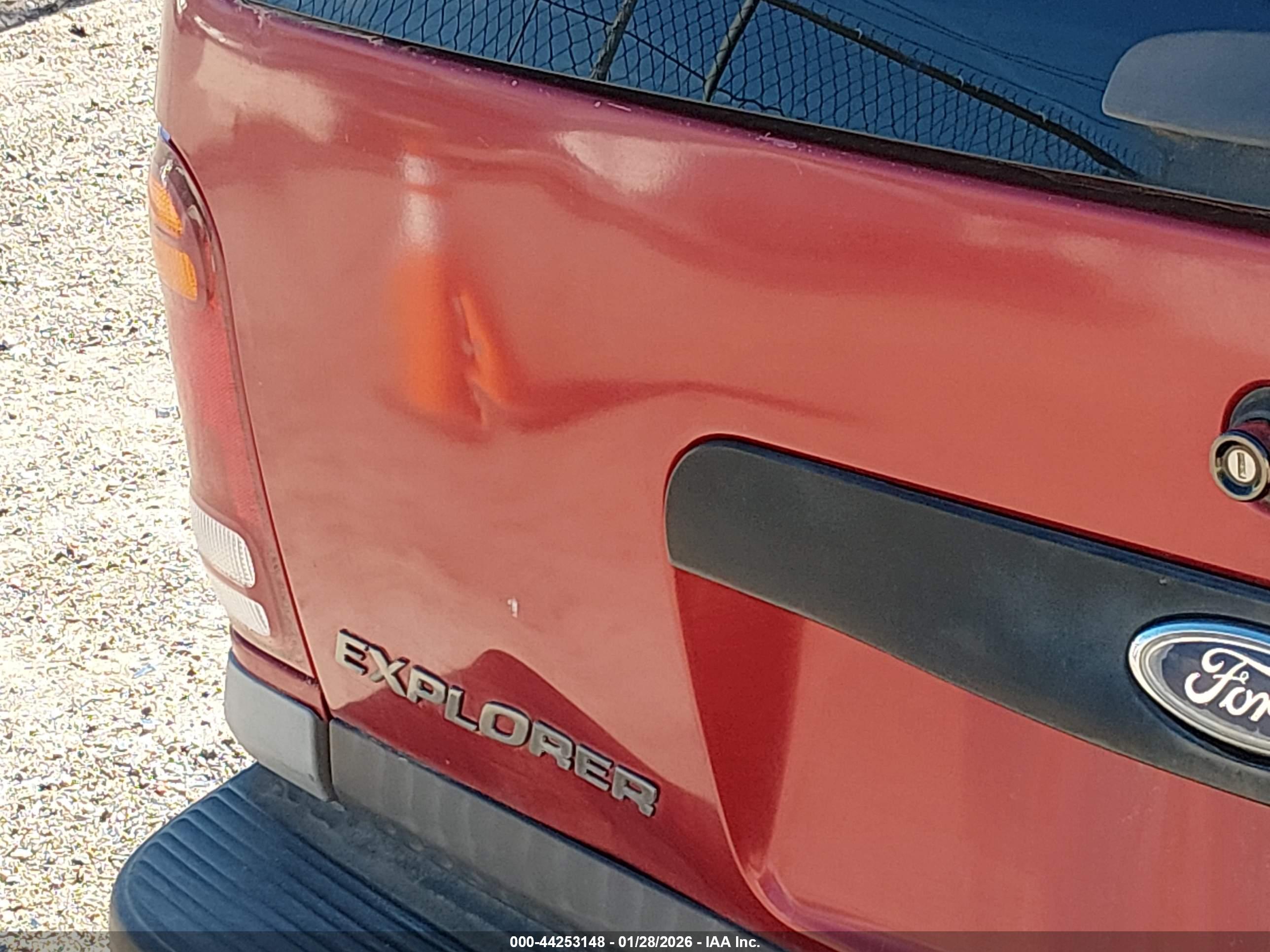 FORD EXPLORER image 6