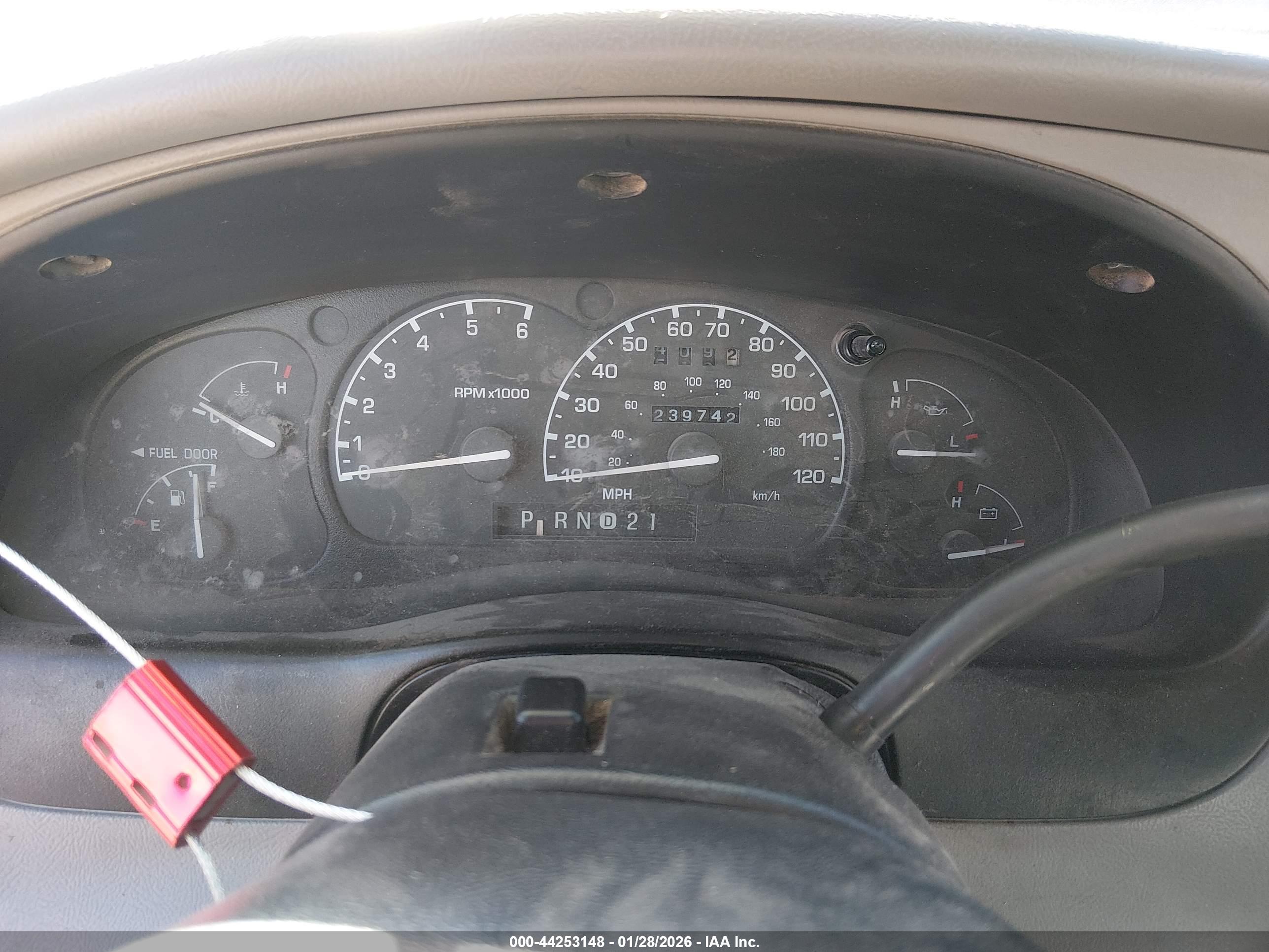 FORD EXPLORER image 7