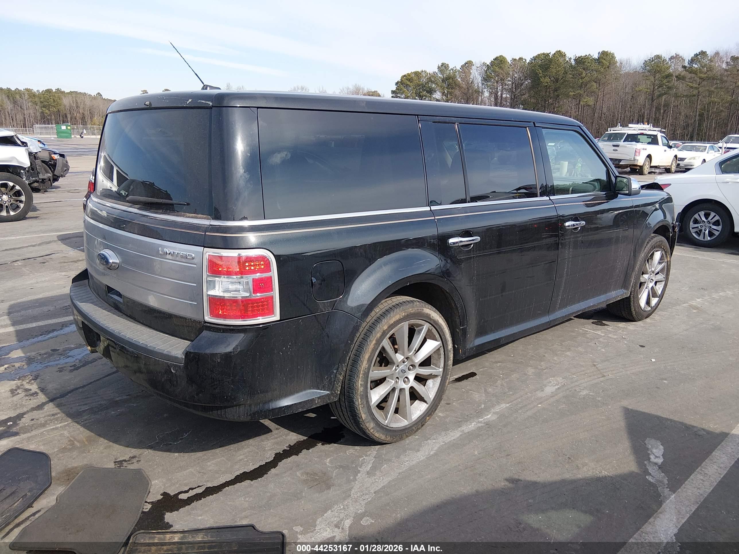 FORD FLEX image 4