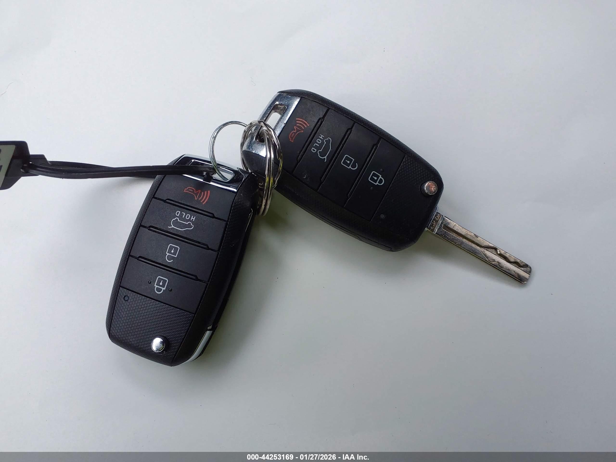 KIA SPORTAGE image 11