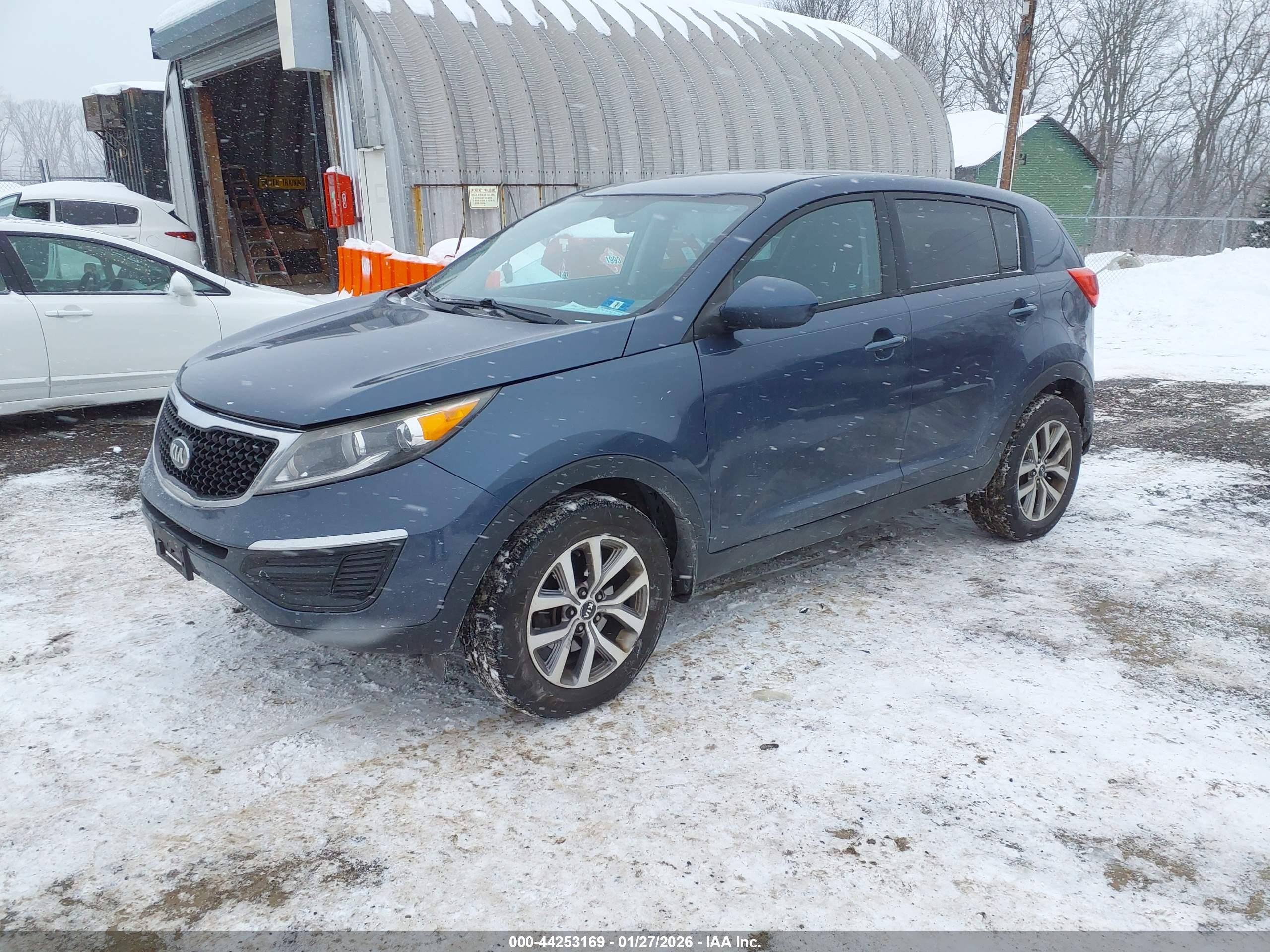 KIA SPORTAGE image 2