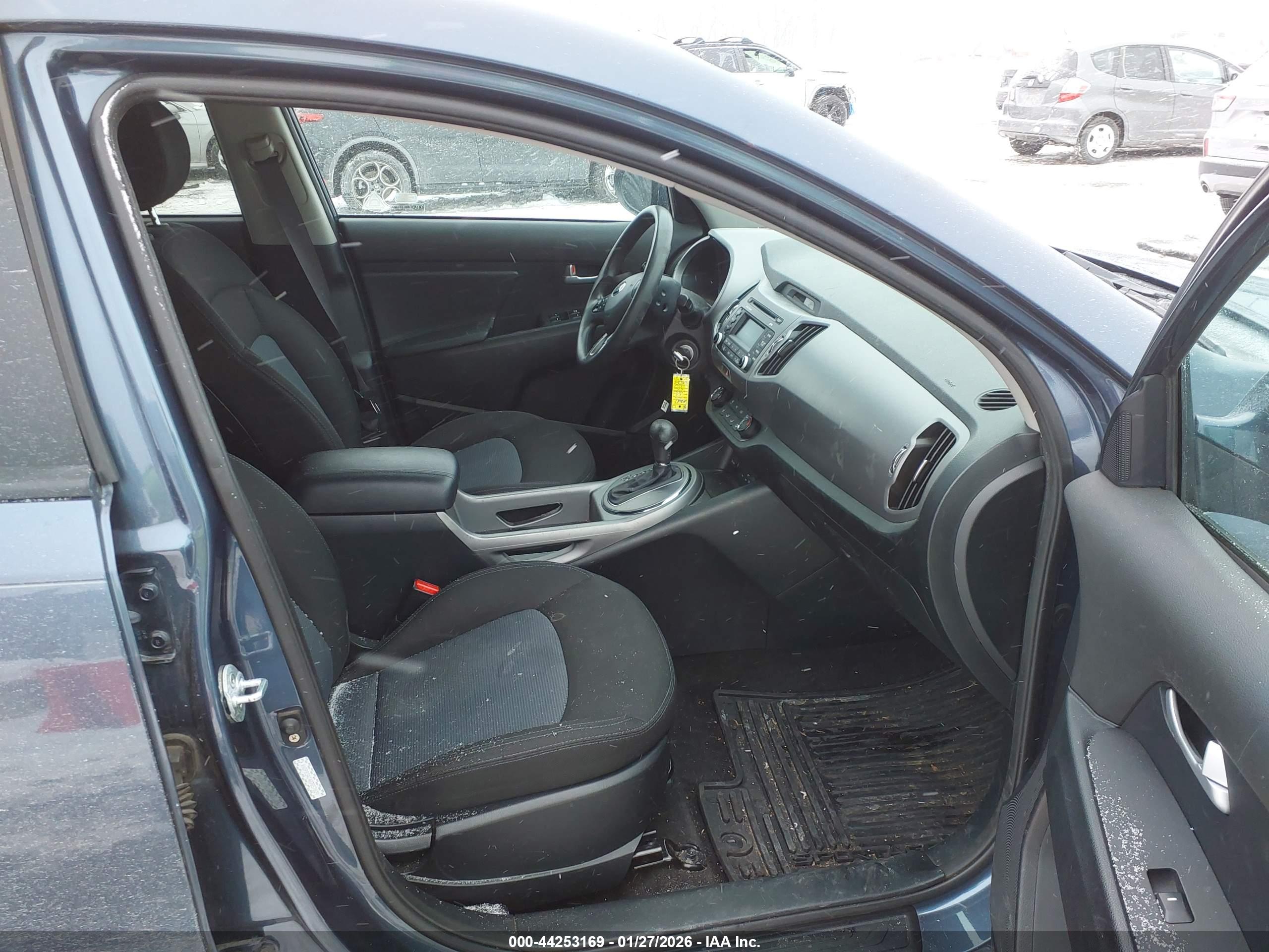 KIA SPORTAGE image 5