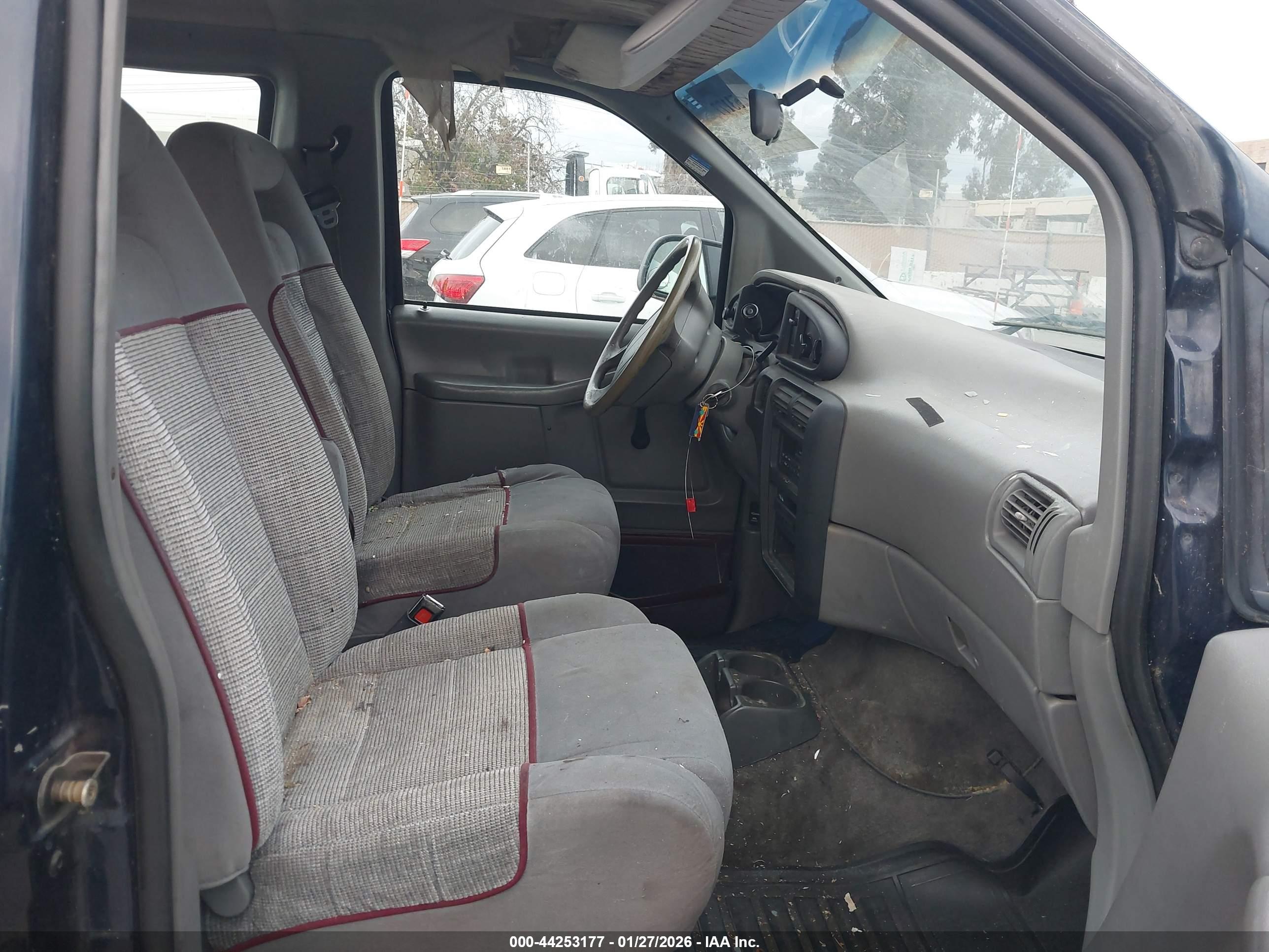 FORD AEROSTAR image 5