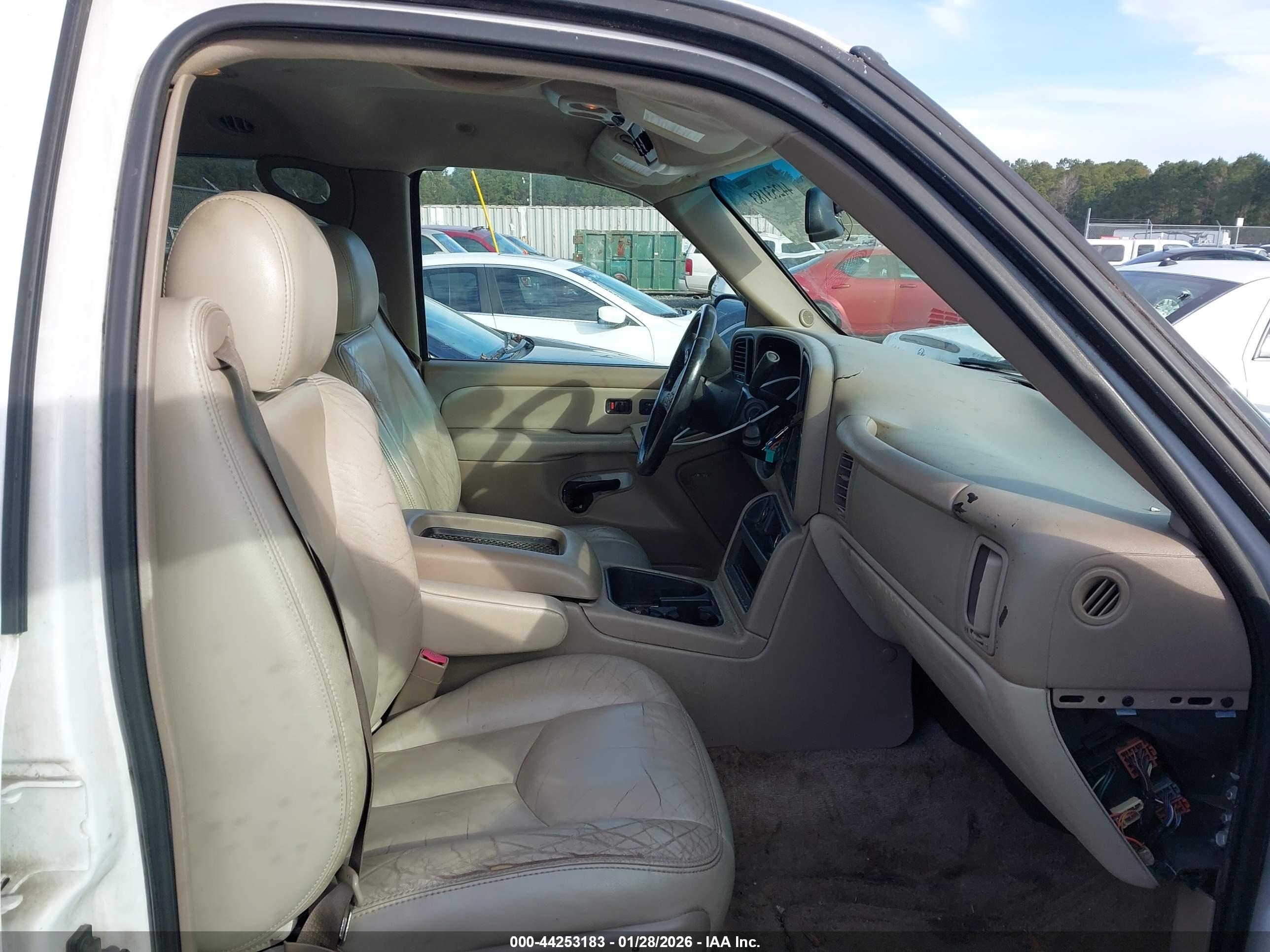 CHEVROLET TAHOE image 5