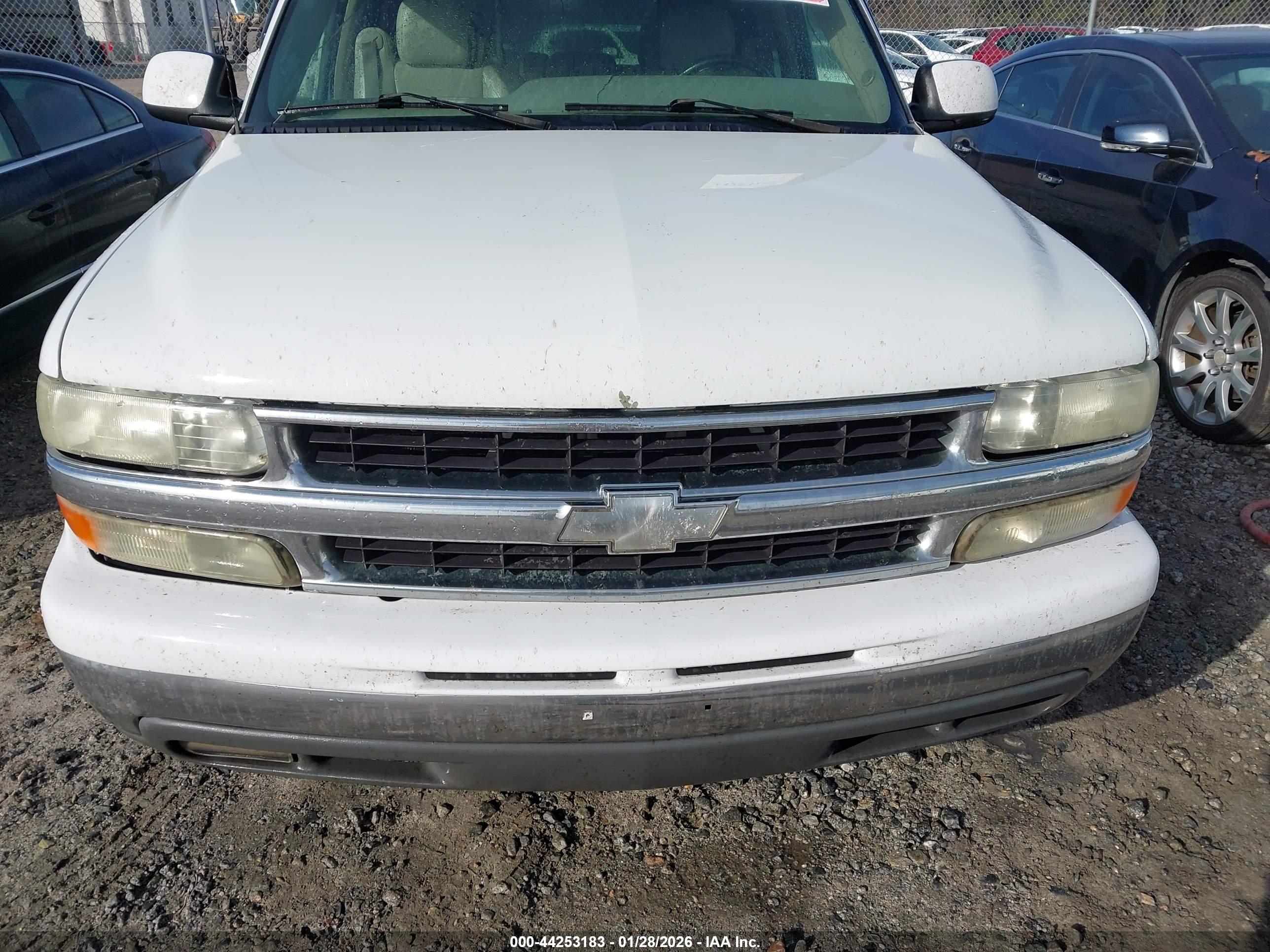CHEVROLET TAHOE image 6