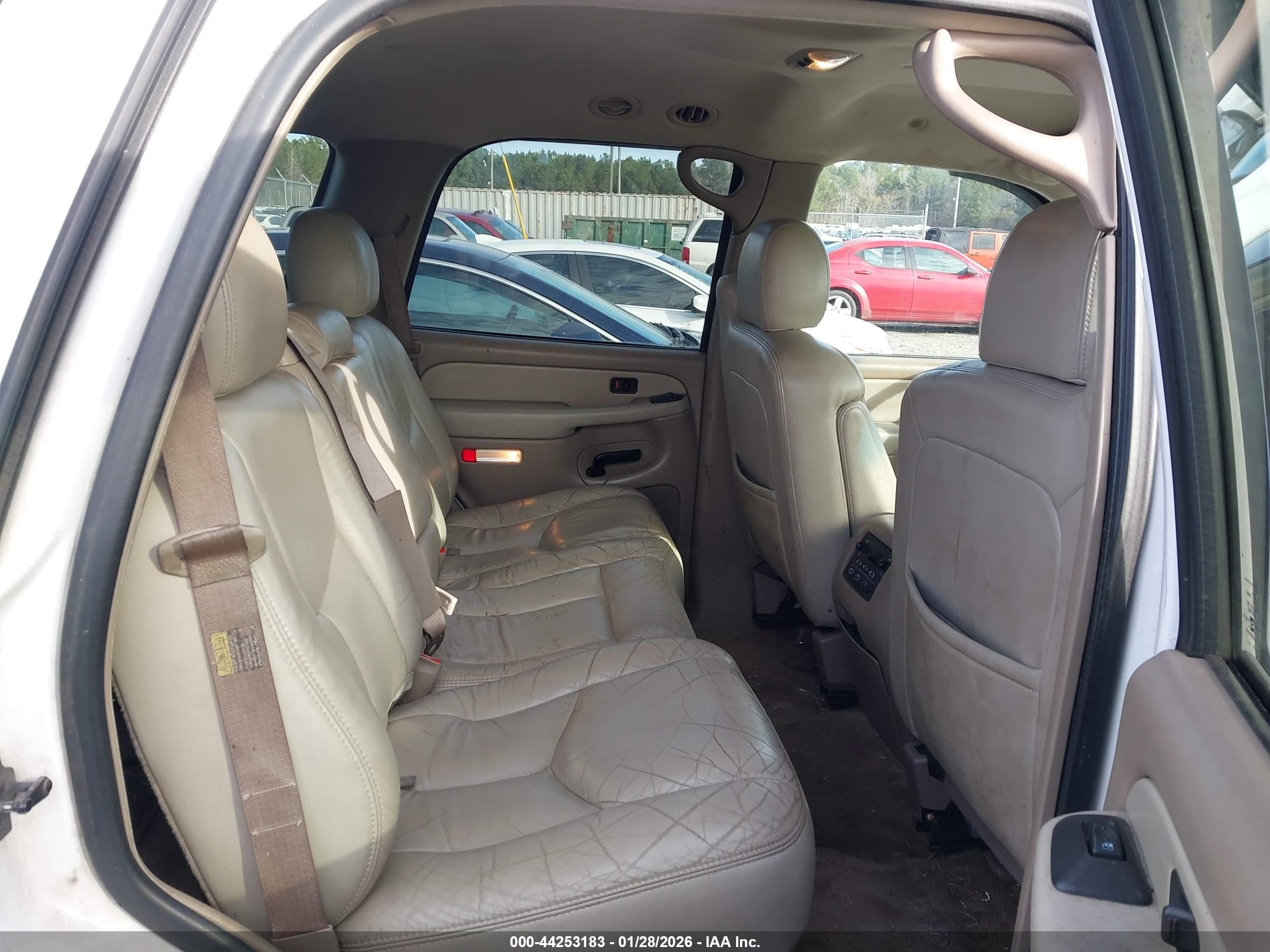 CHEVROLET TAHOE image 8