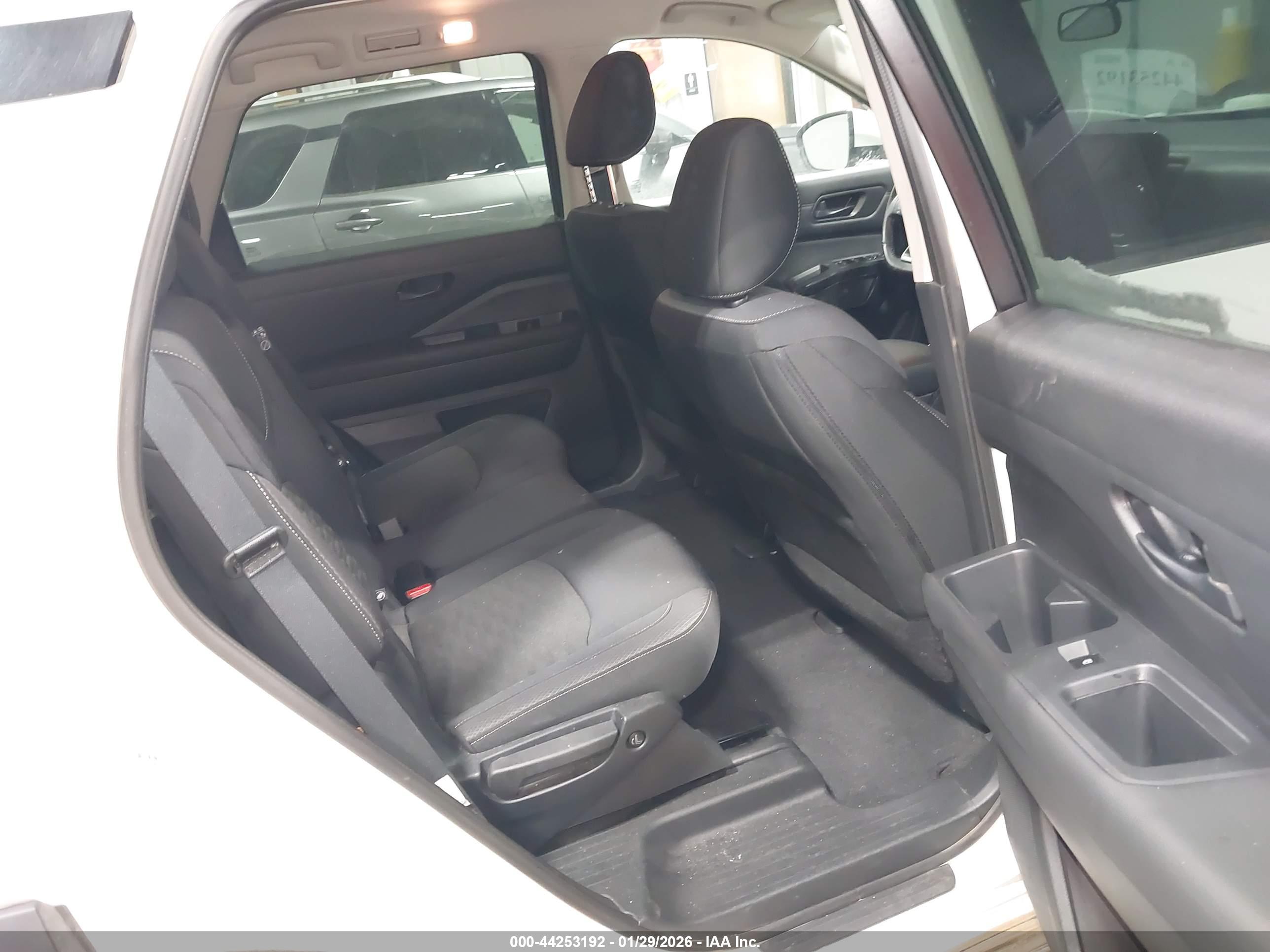 NISSAN PATHFINDER image 8