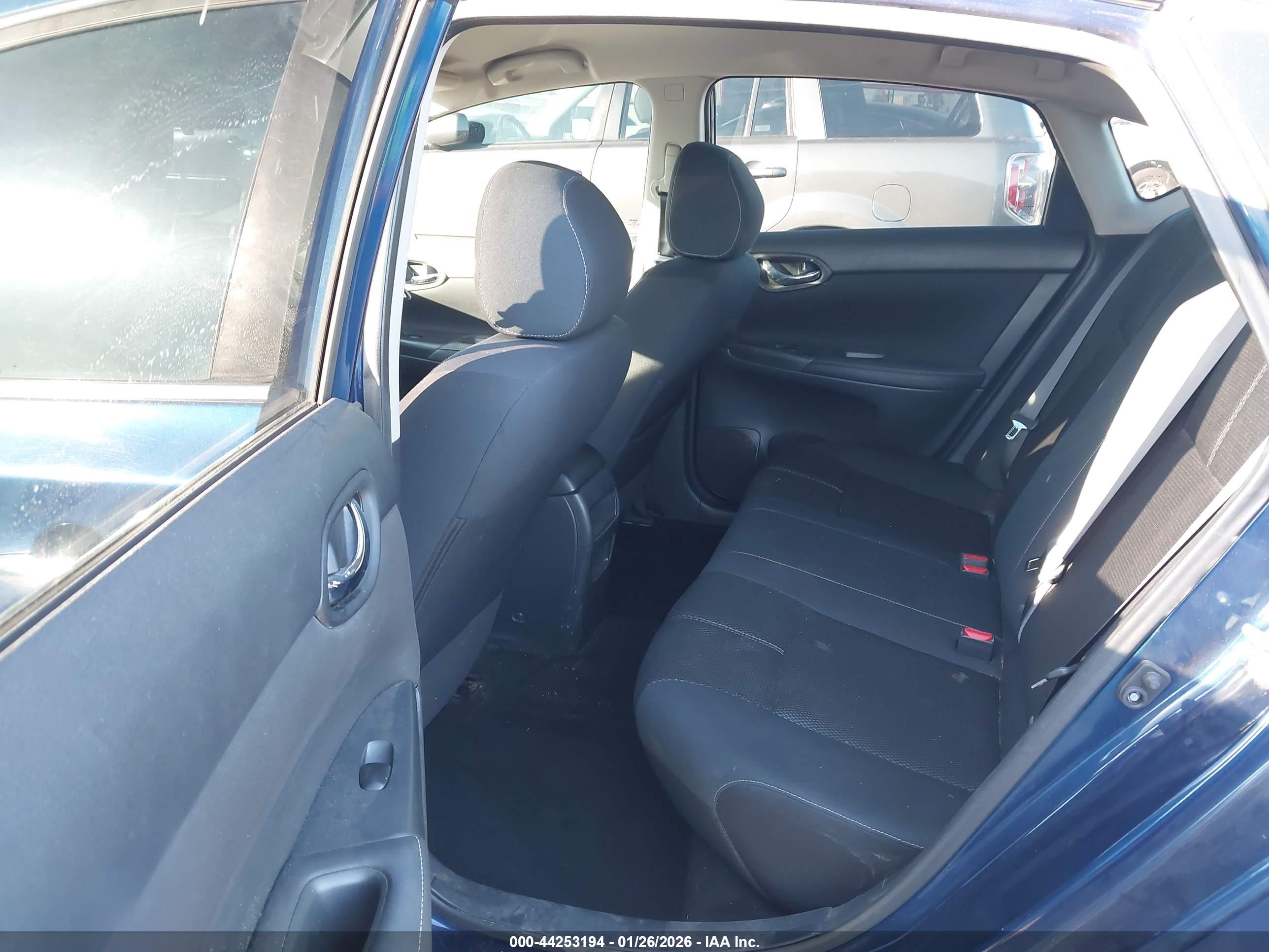 NISSAN SENTRA image 8