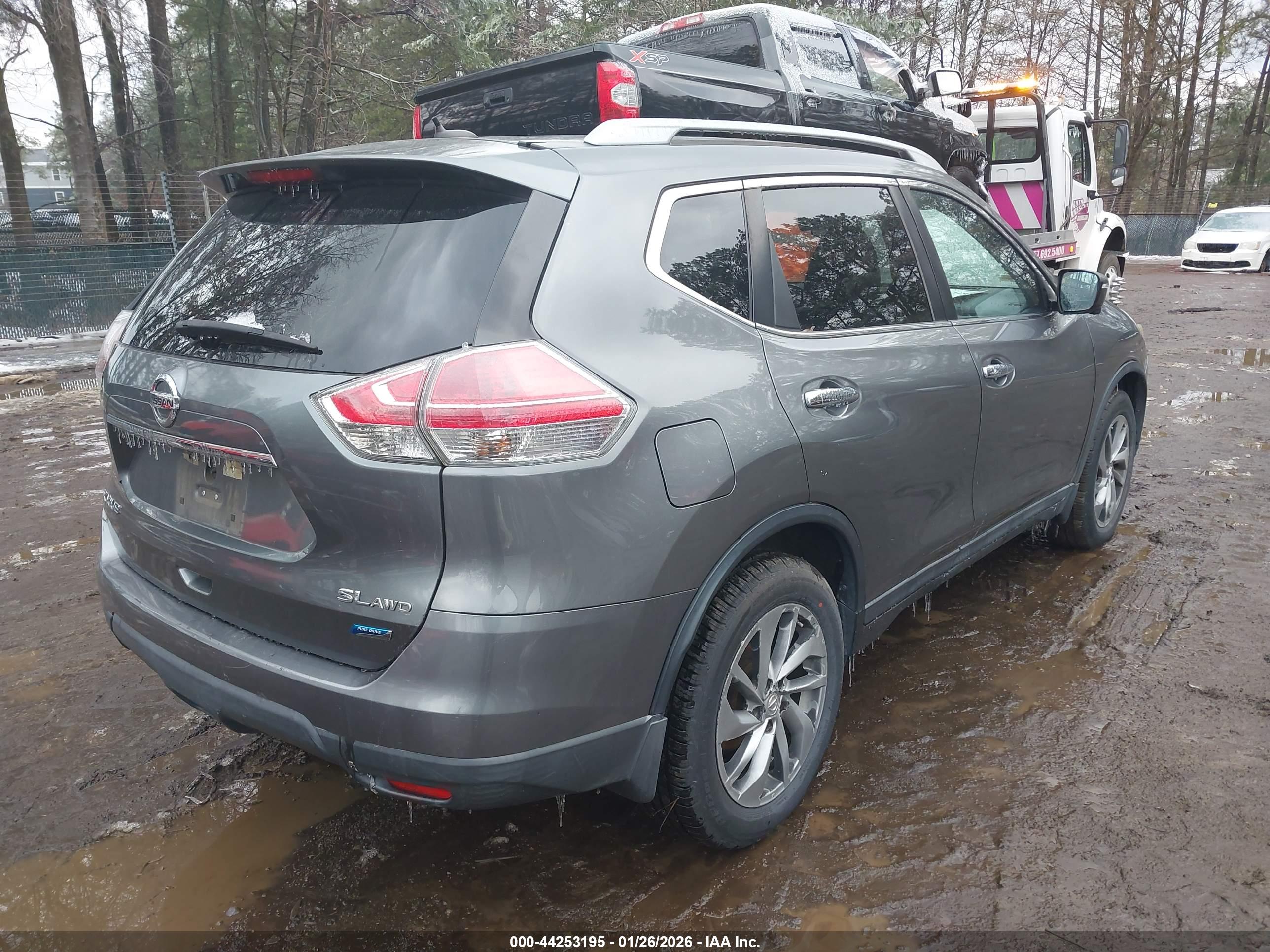 NISSAN ROGUE image 4