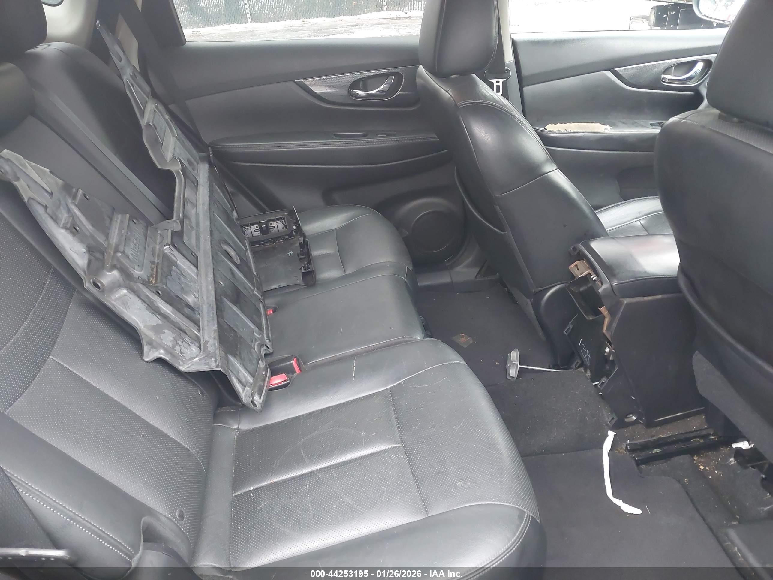 NISSAN ROGUE image 8
