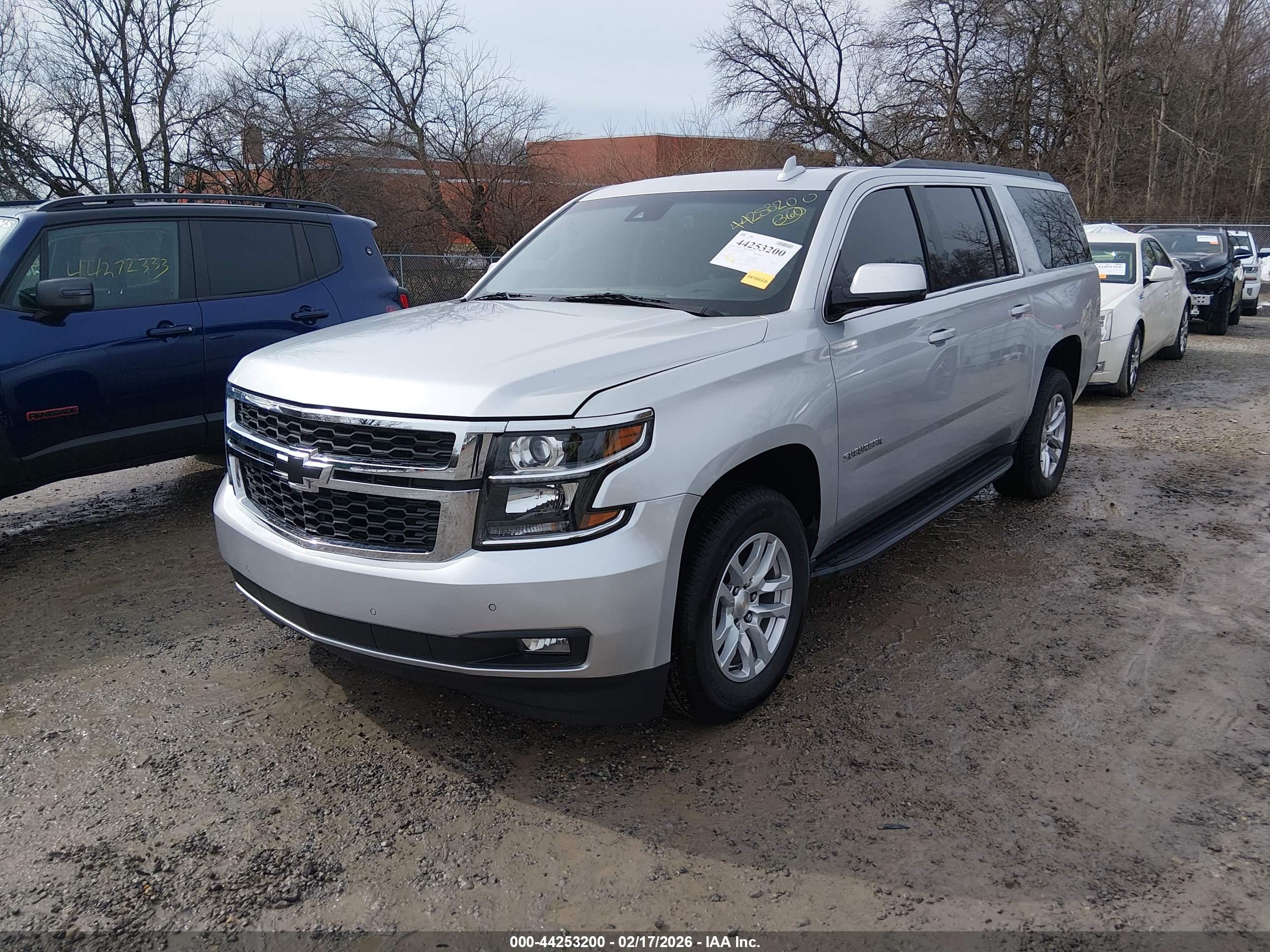 CHEVROLET SUBURBAN image 2