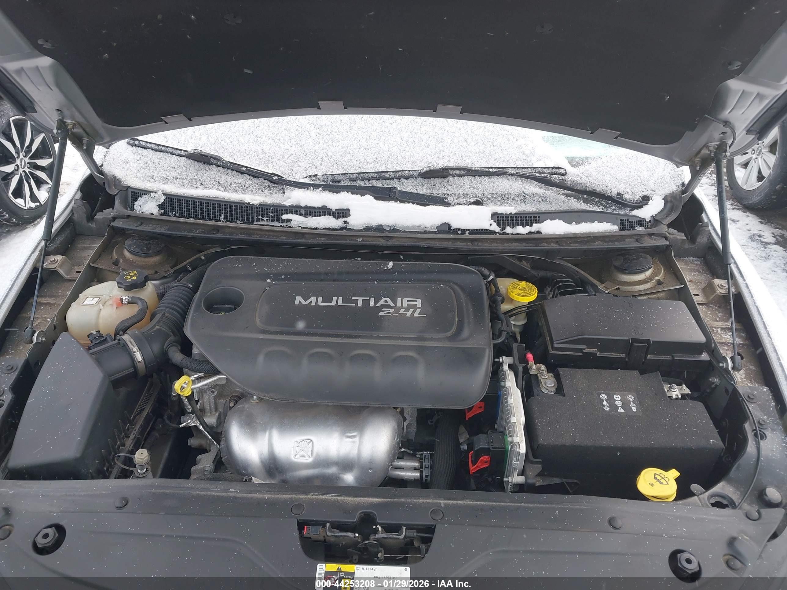 CHRYSLER 200 image 10