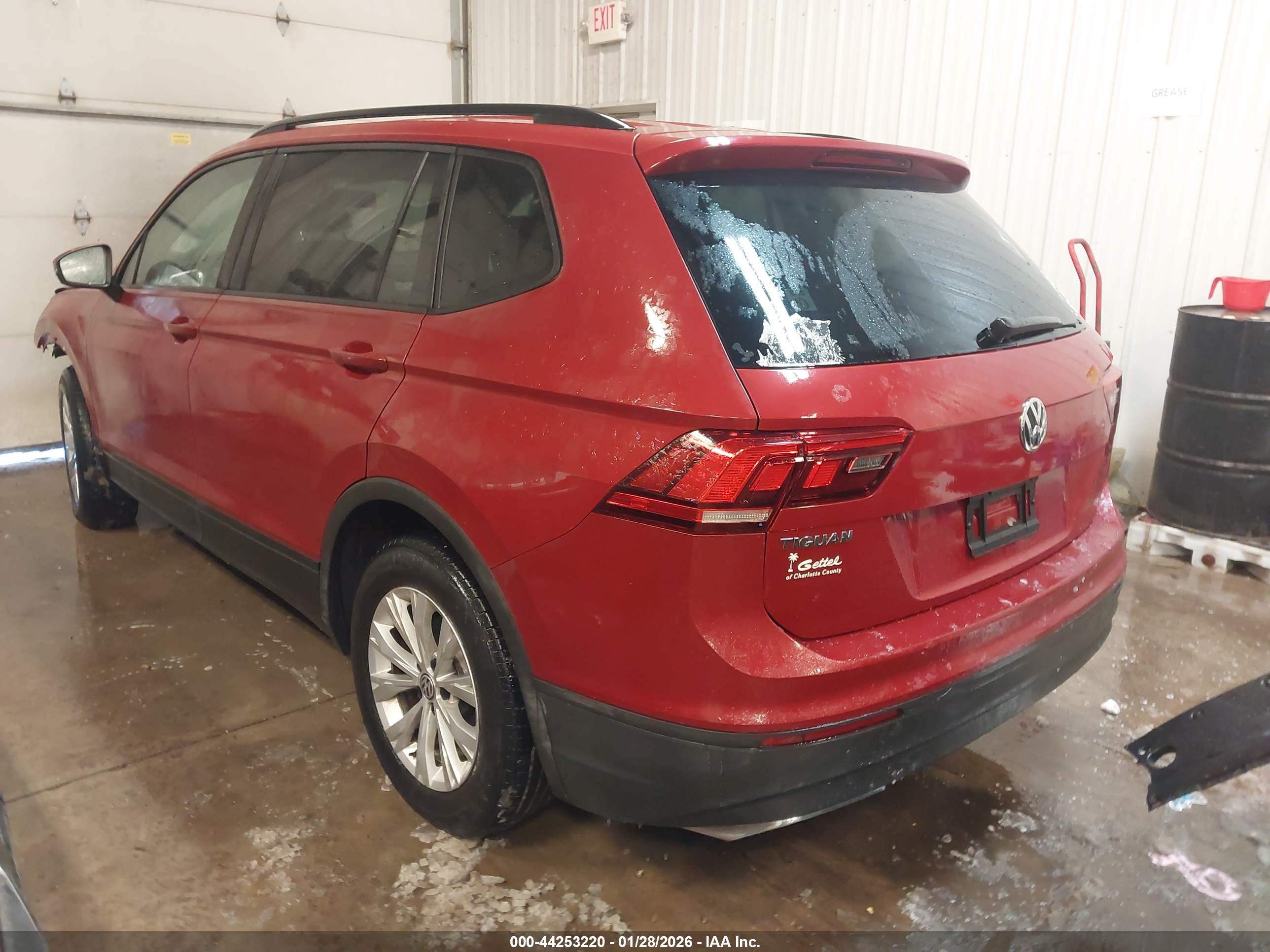 VOLKSWAGEN TIGUAN image 3