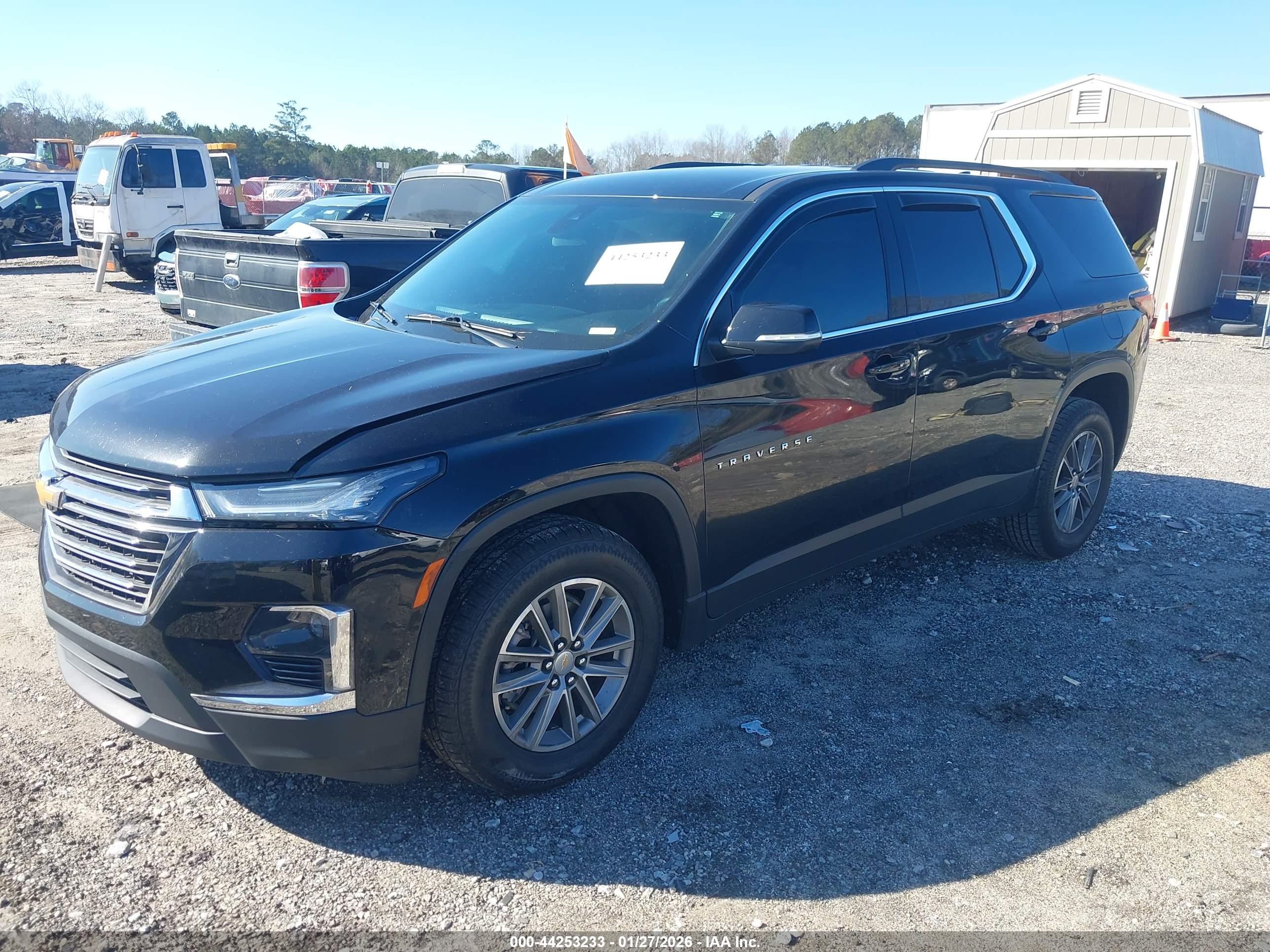 CHEVROLET TRAVERSE image 2