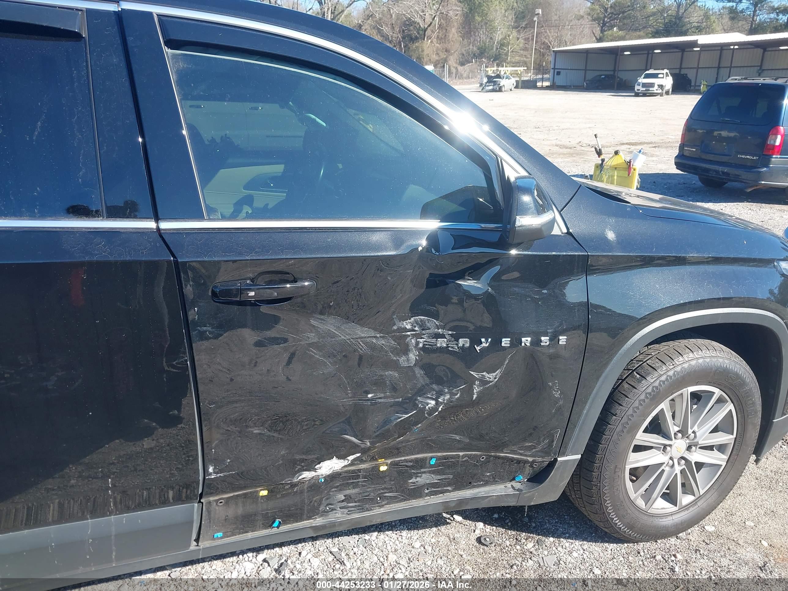 CHEVROLET TRAVERSE image 6