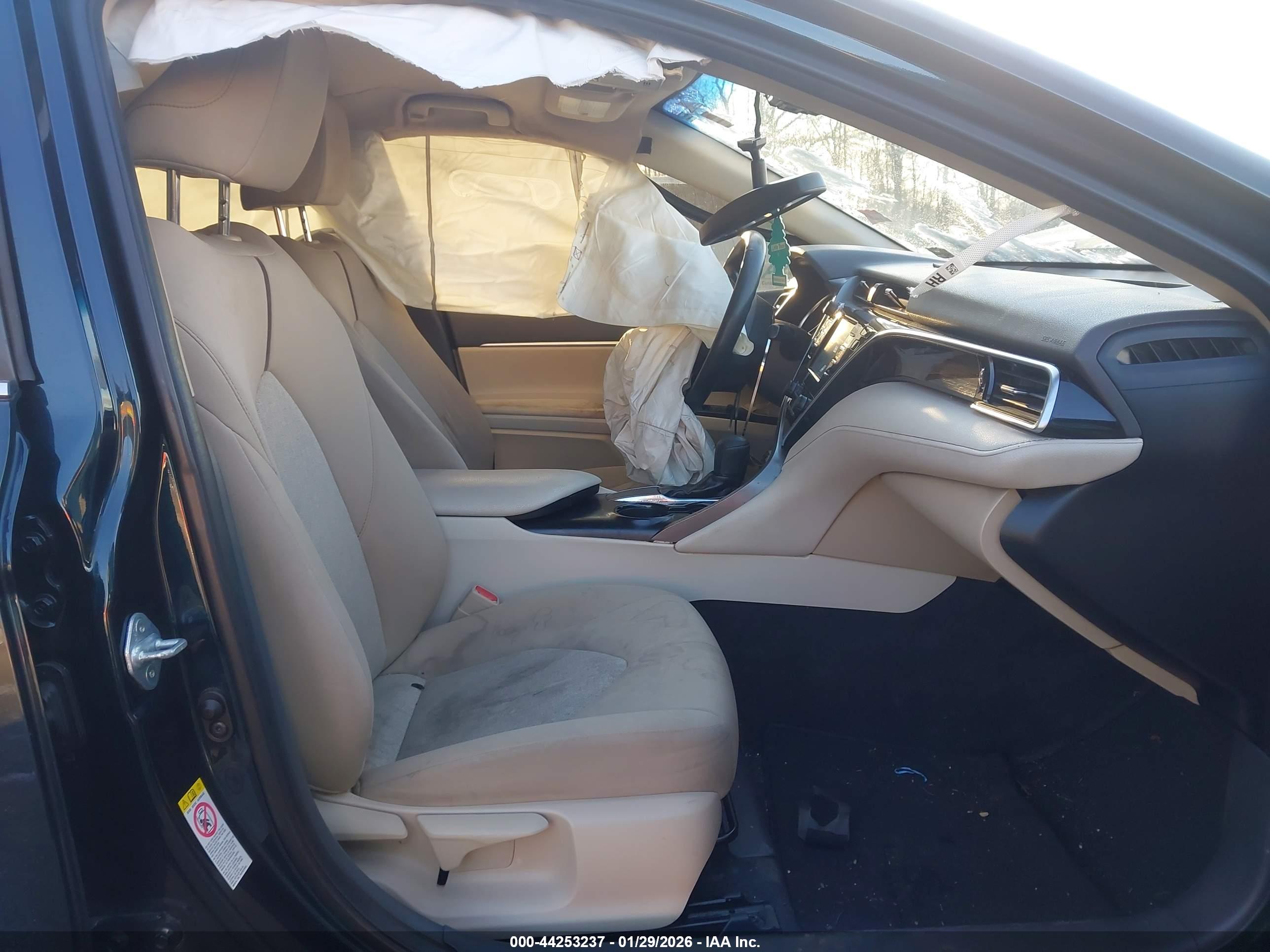 TOYOTA CAMRY image 5