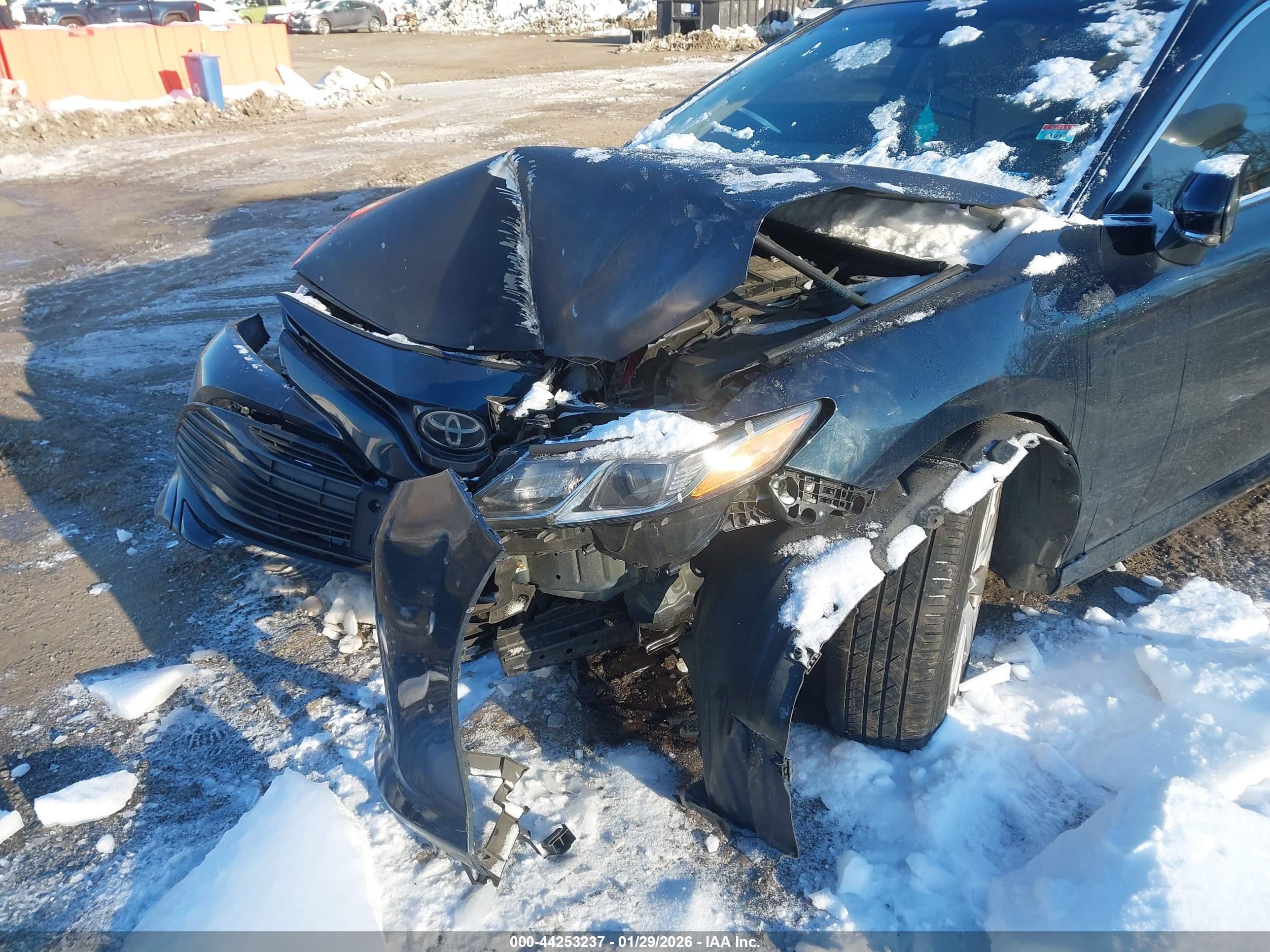 TOYOTA CAMRY image 6