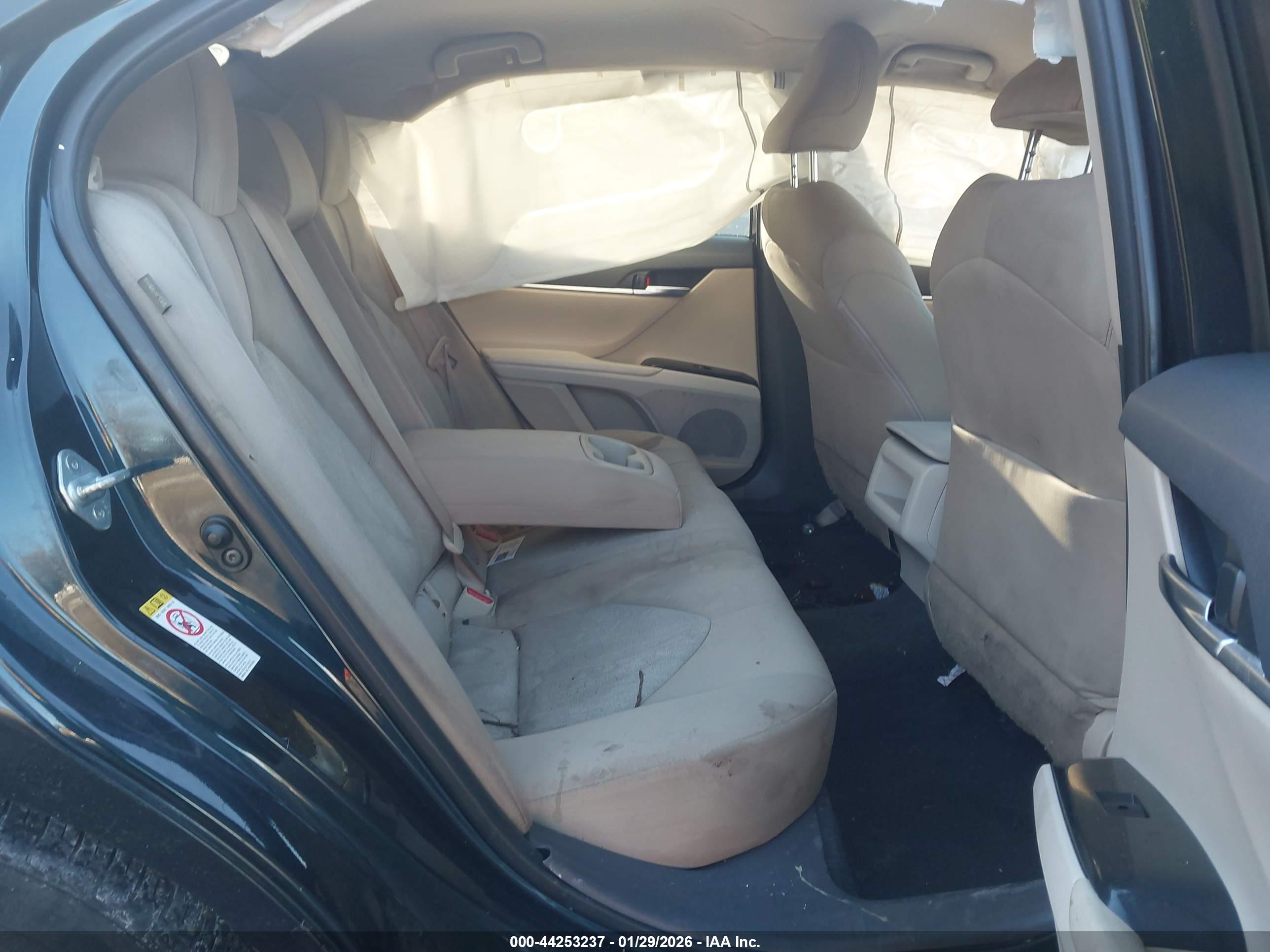 TOYOTA CAMRY image 8